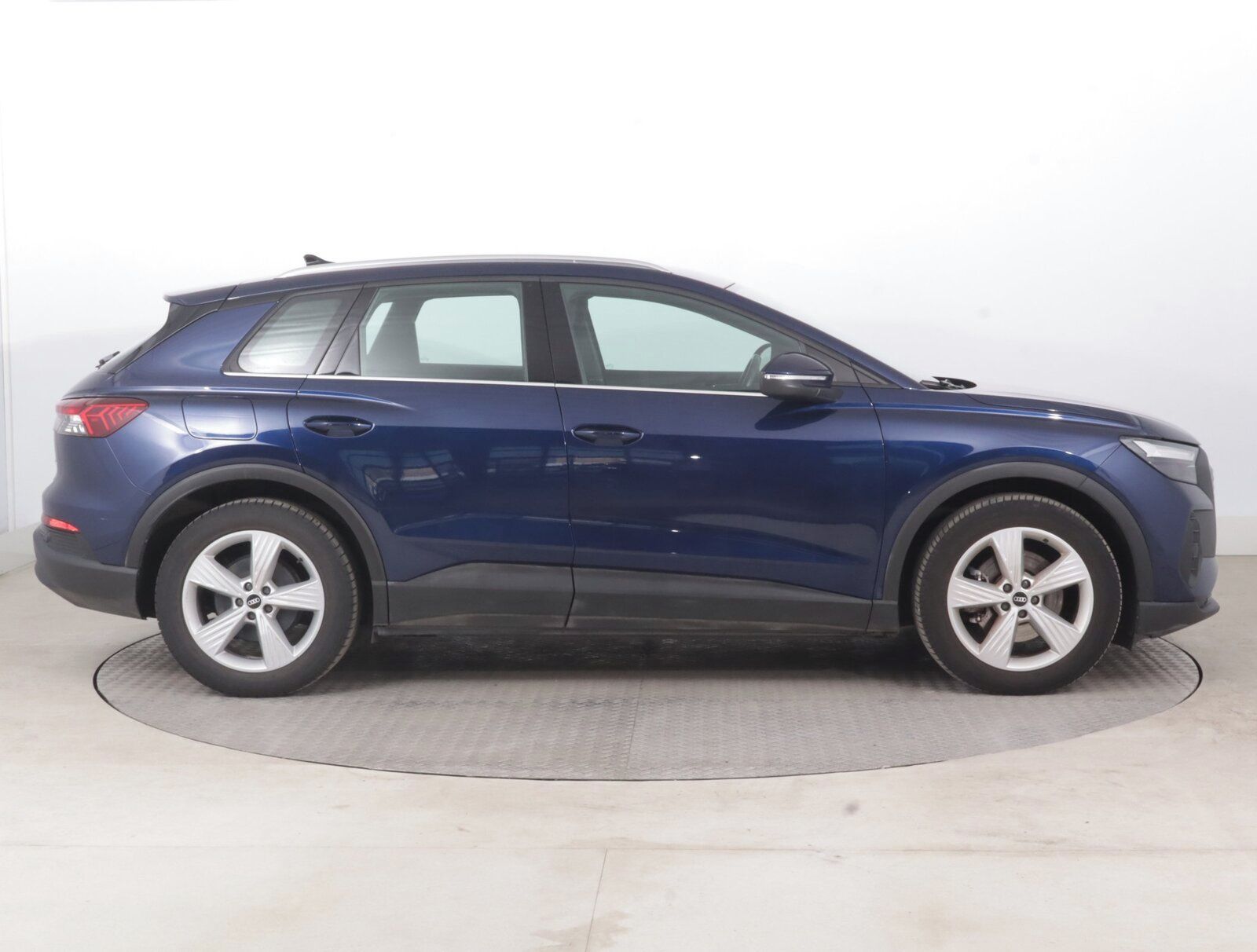 Audi Q4 e-tron, 35 e-tron, Automat, Navi - fotka 6