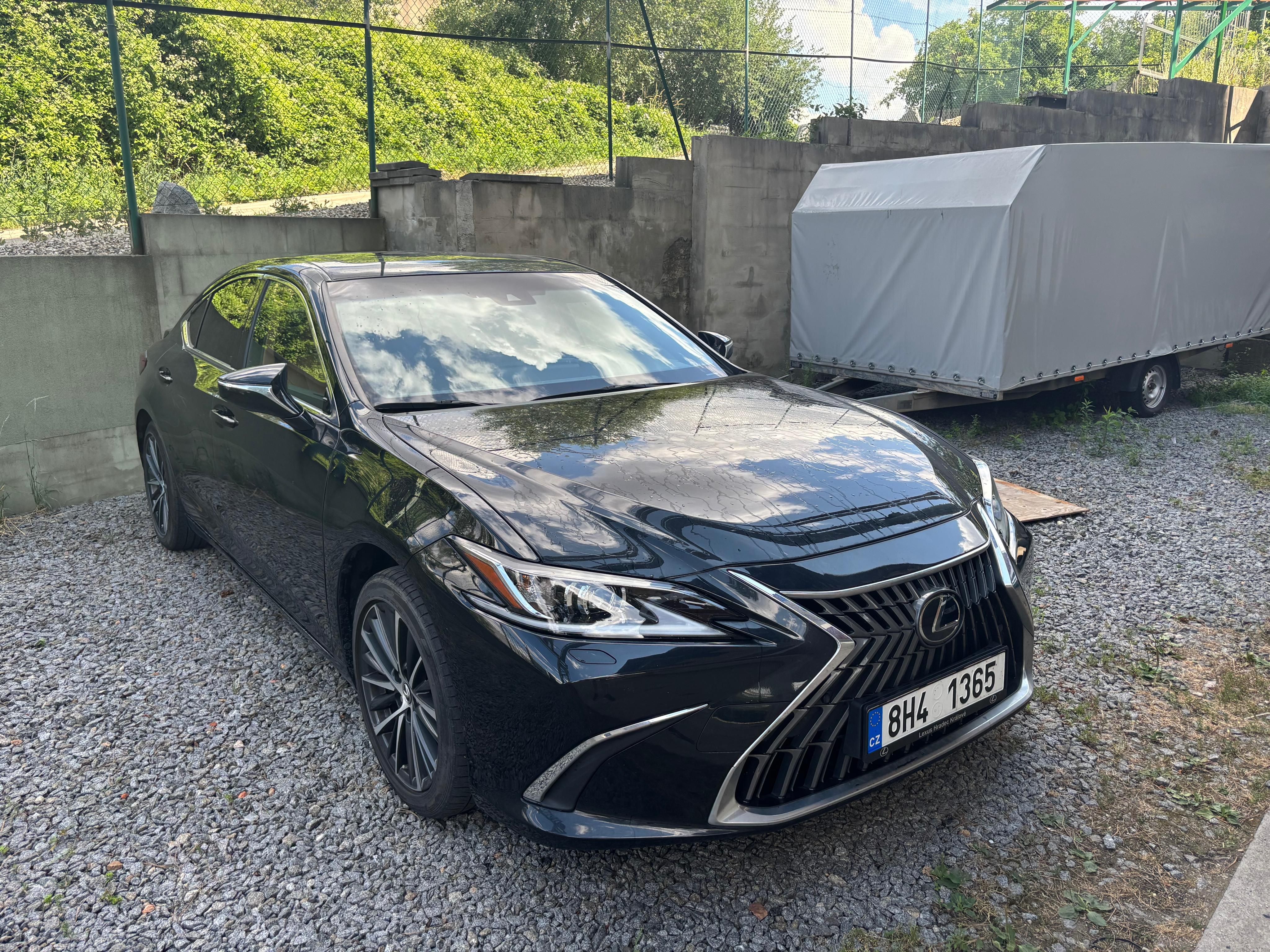 Lexus ES, 300h Business edition