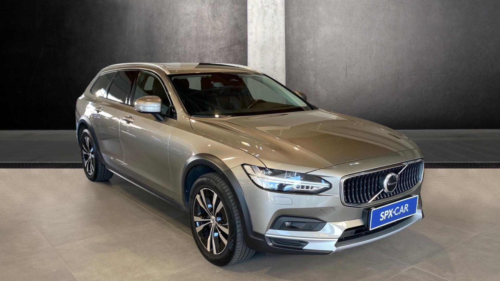 Volvo V90, Cross Country Pro, B4 AWD, 145