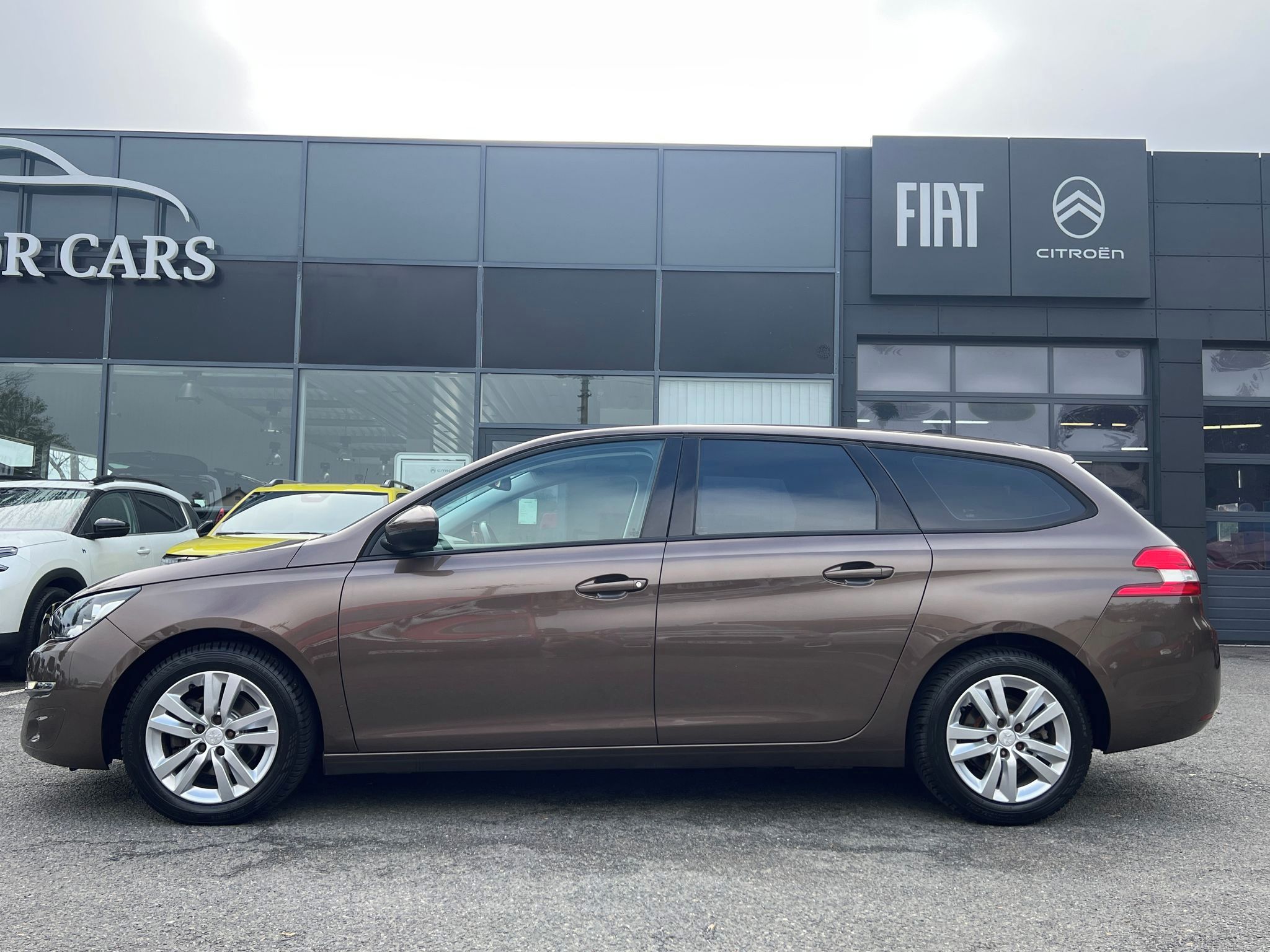 Peugeot 308, 1.2 130k SERVIS ZÁRUKA - fotka 2