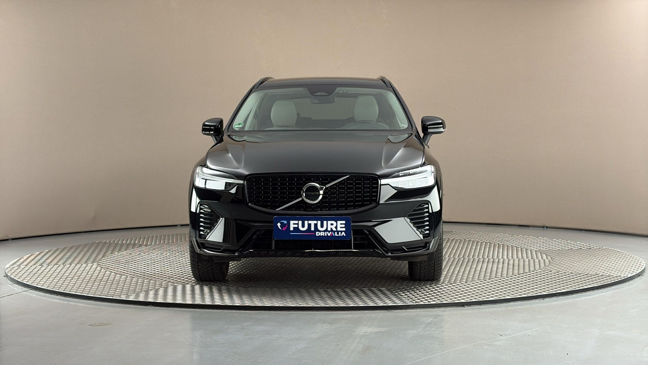 Volvo XC60, 2.0 B4 AUT AWD Plus Dark - fotka 3