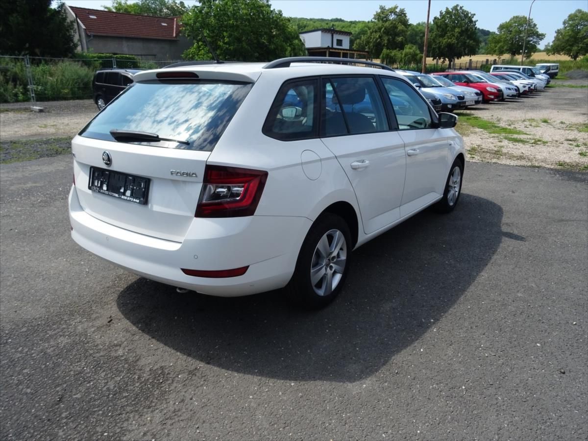 Škoda Fabia, 1,0 TSi 70 kW  Clever - fotka 4