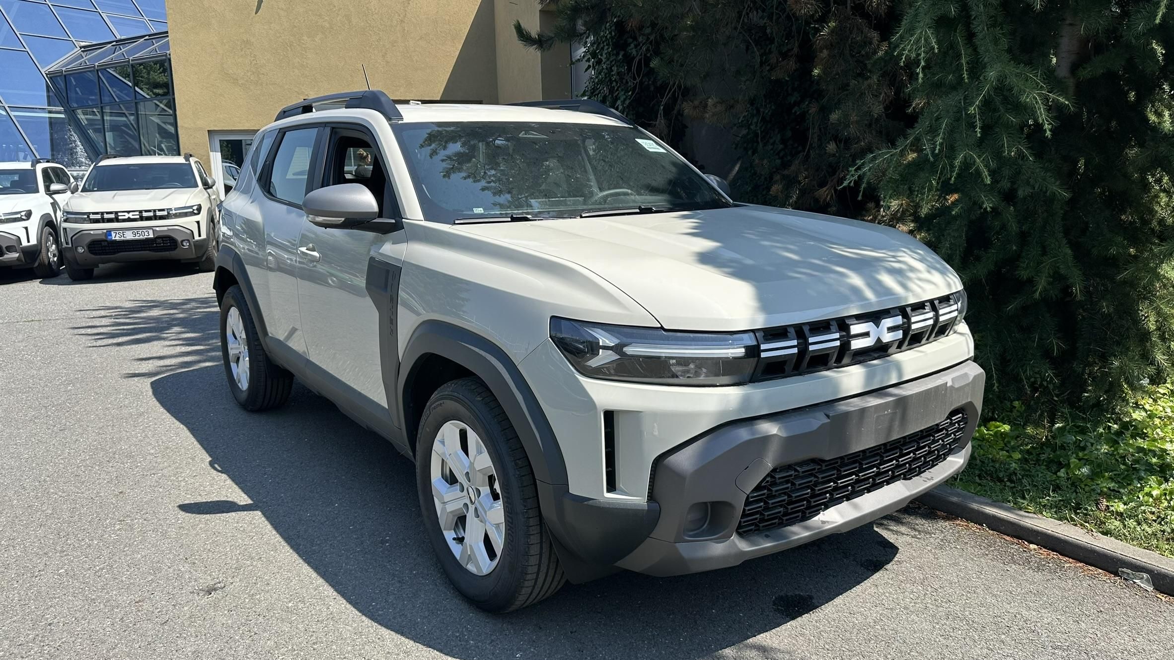 Dacia Duster, Expression Hybrid 155