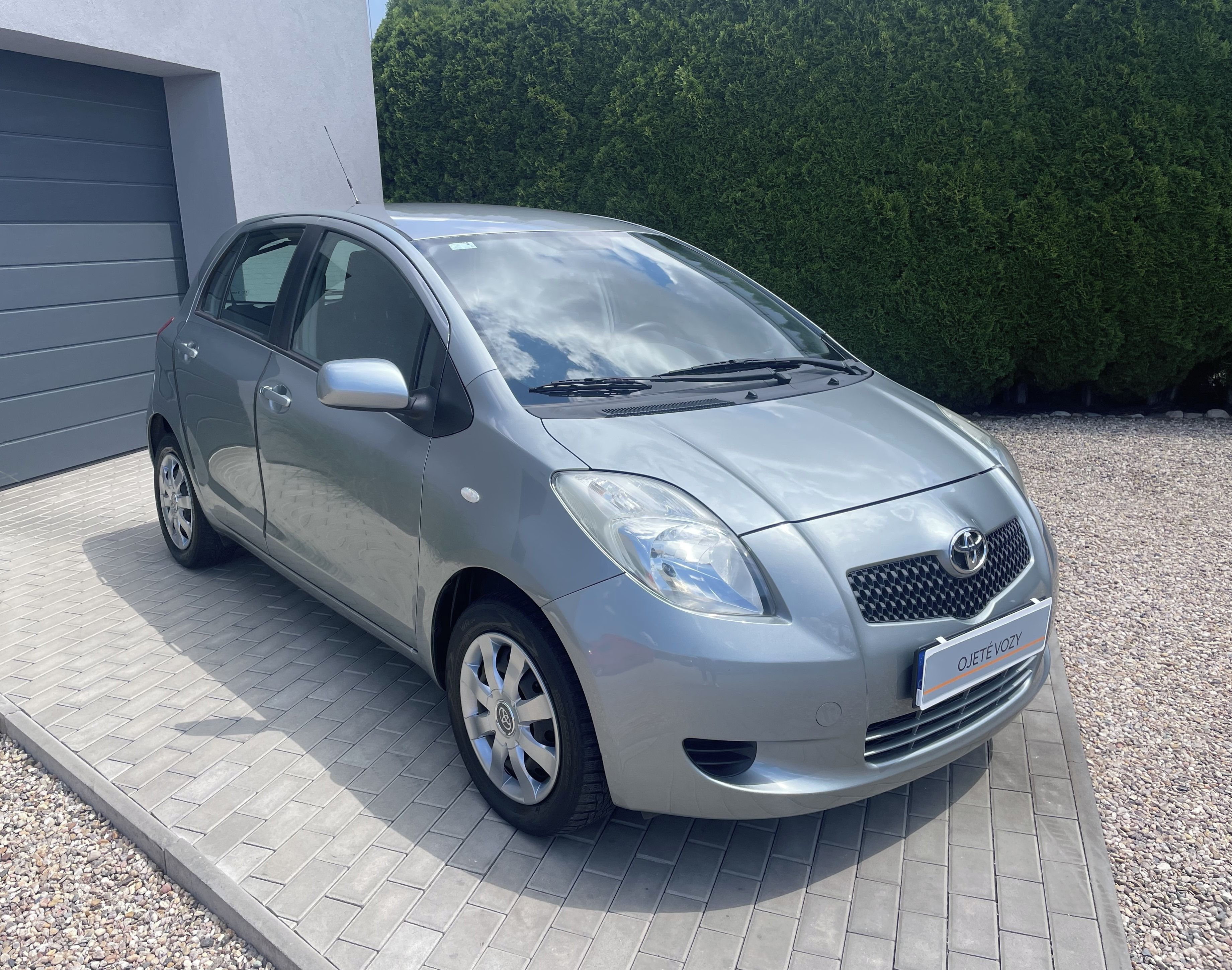 Toyota Yaris, 1.0 51KW, Servisní Kniha - fotka 3