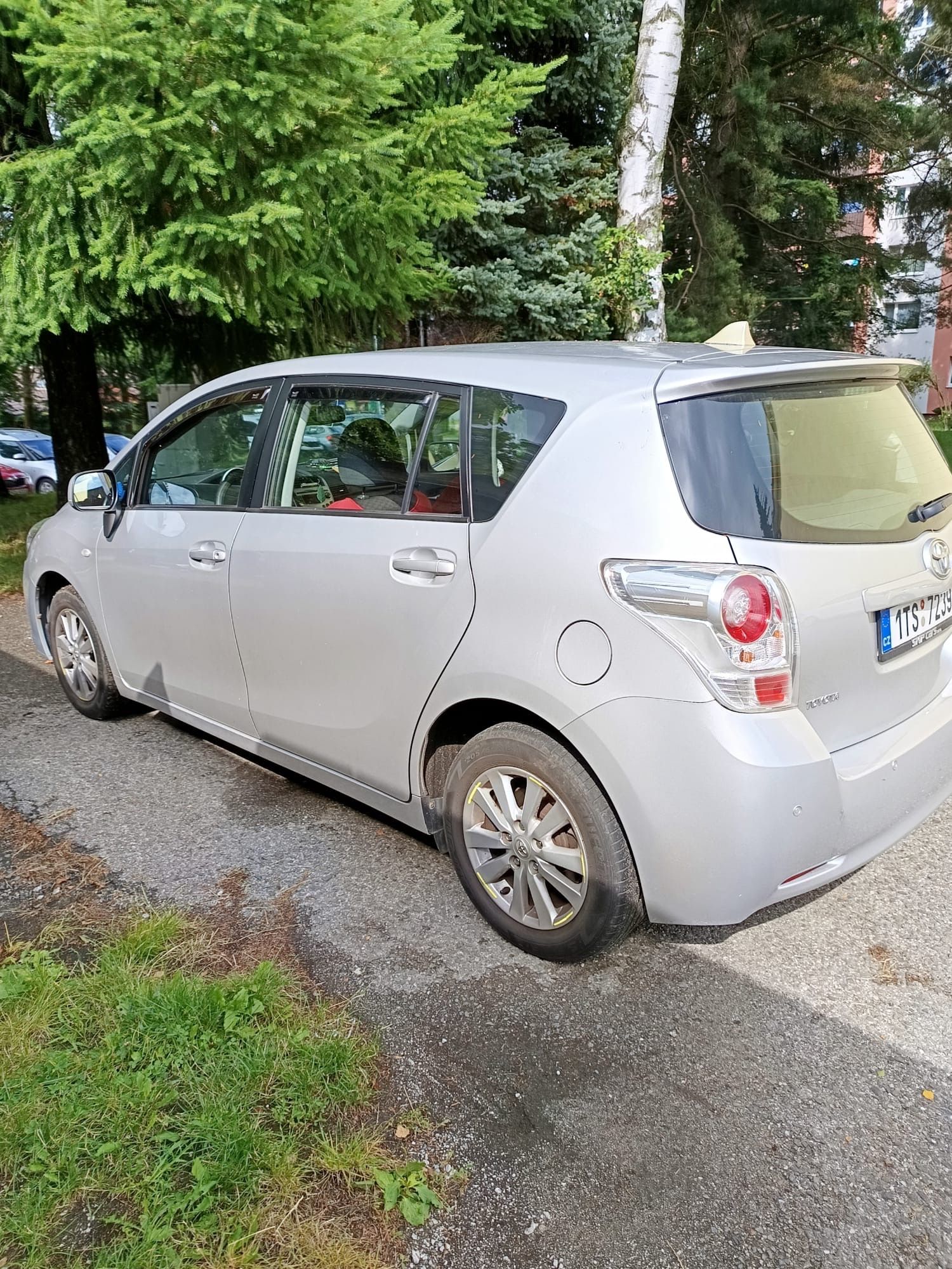 Toyota Verso, 1,8 LPG, servisováno - fotka 4