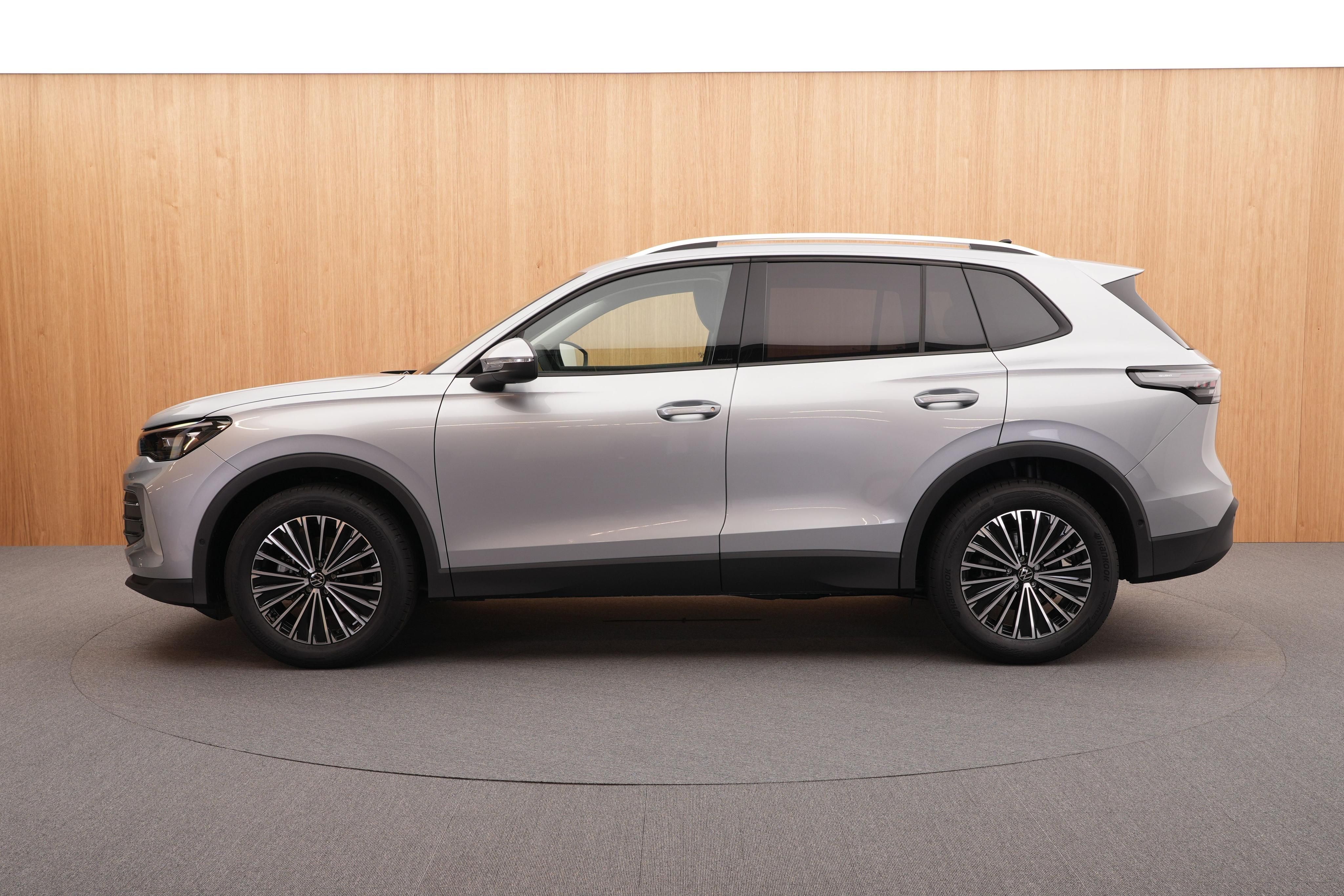 Volkswagen Tiguan, People 1.5 eTSI DSG - fotka 2