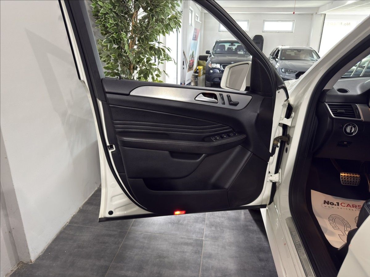 Mercedes-Benz Třídy M, 2,2   ML250 4MATIC AMG ALU - fotka 6