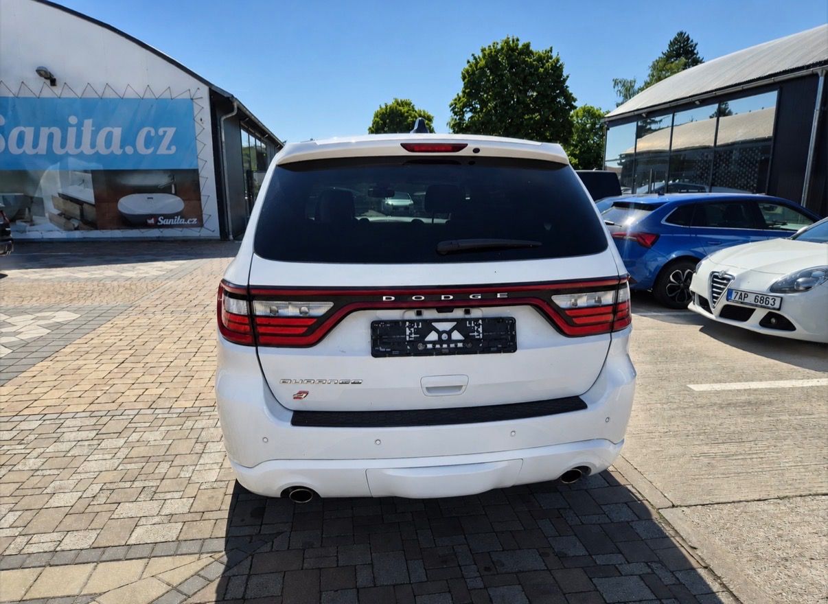 Dodge Durango, 5.7 V8 Hemi, 7 míst - fotka 4