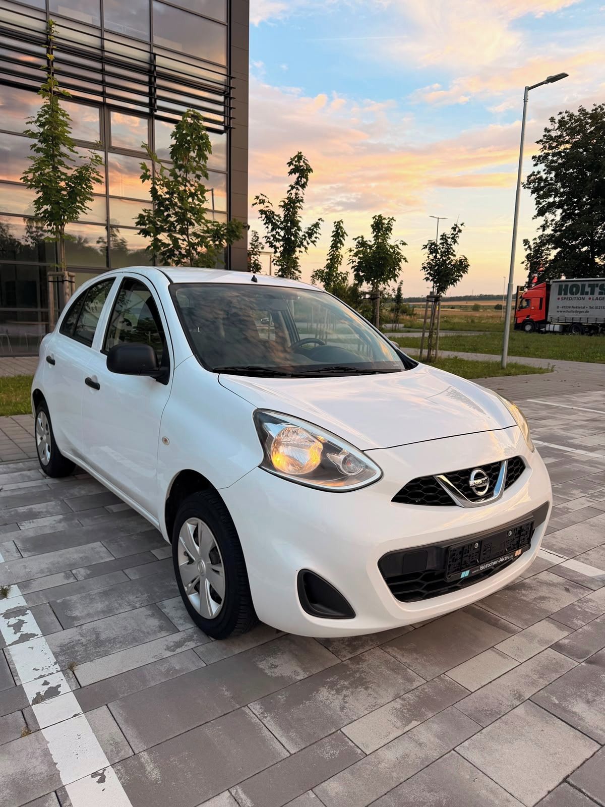 Nissan Micra, 1.2i 54950 km - fotka 2