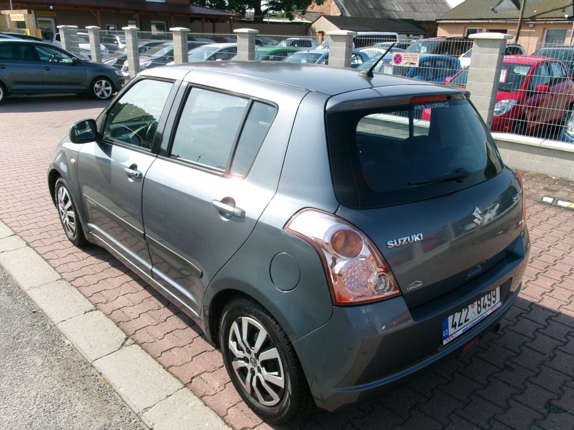 Suzuki Swift, 1,3i KLIMA VÝHŘEV - fotka 6
