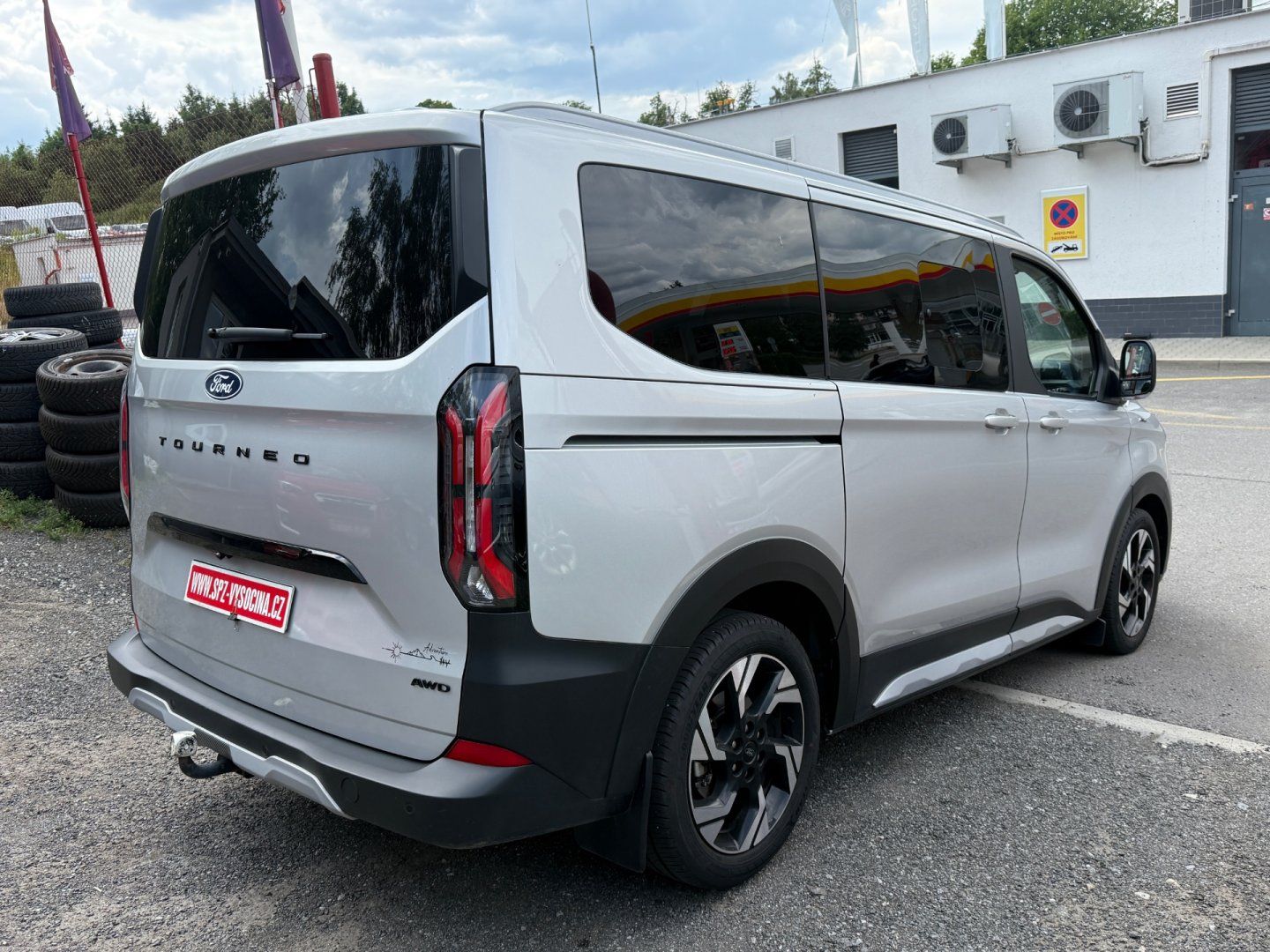 Ford Tourneo Custom, 2.0 EB Active AWD - fotka 4