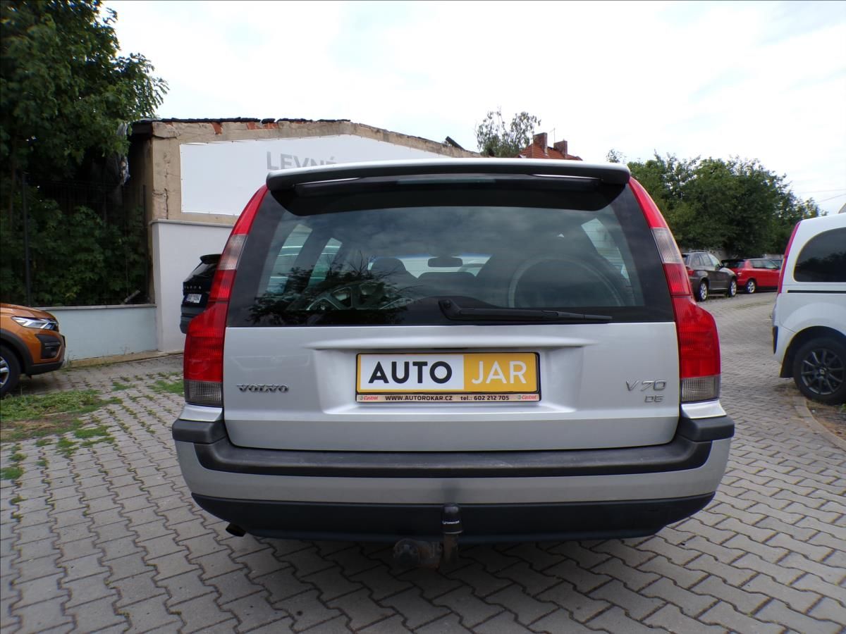 Volvo V70, 2,4 D5  TAŽNÉ ZAŘÍZENÍ,XENONY - fotka 6