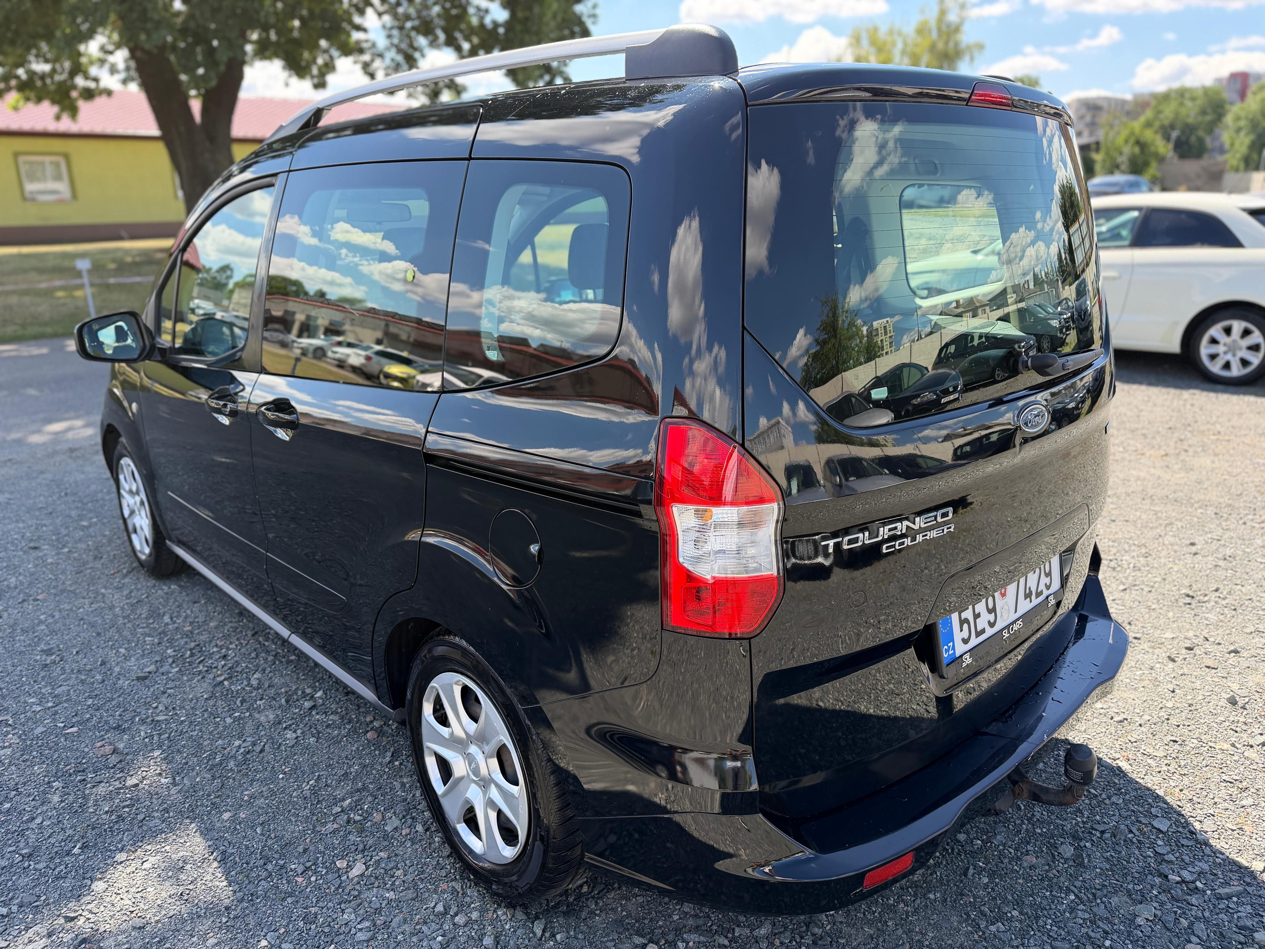 Ford Tourneo Courier, 1.0 EB KLIMA TAŽNÉ ČR DPH! - fotka 2