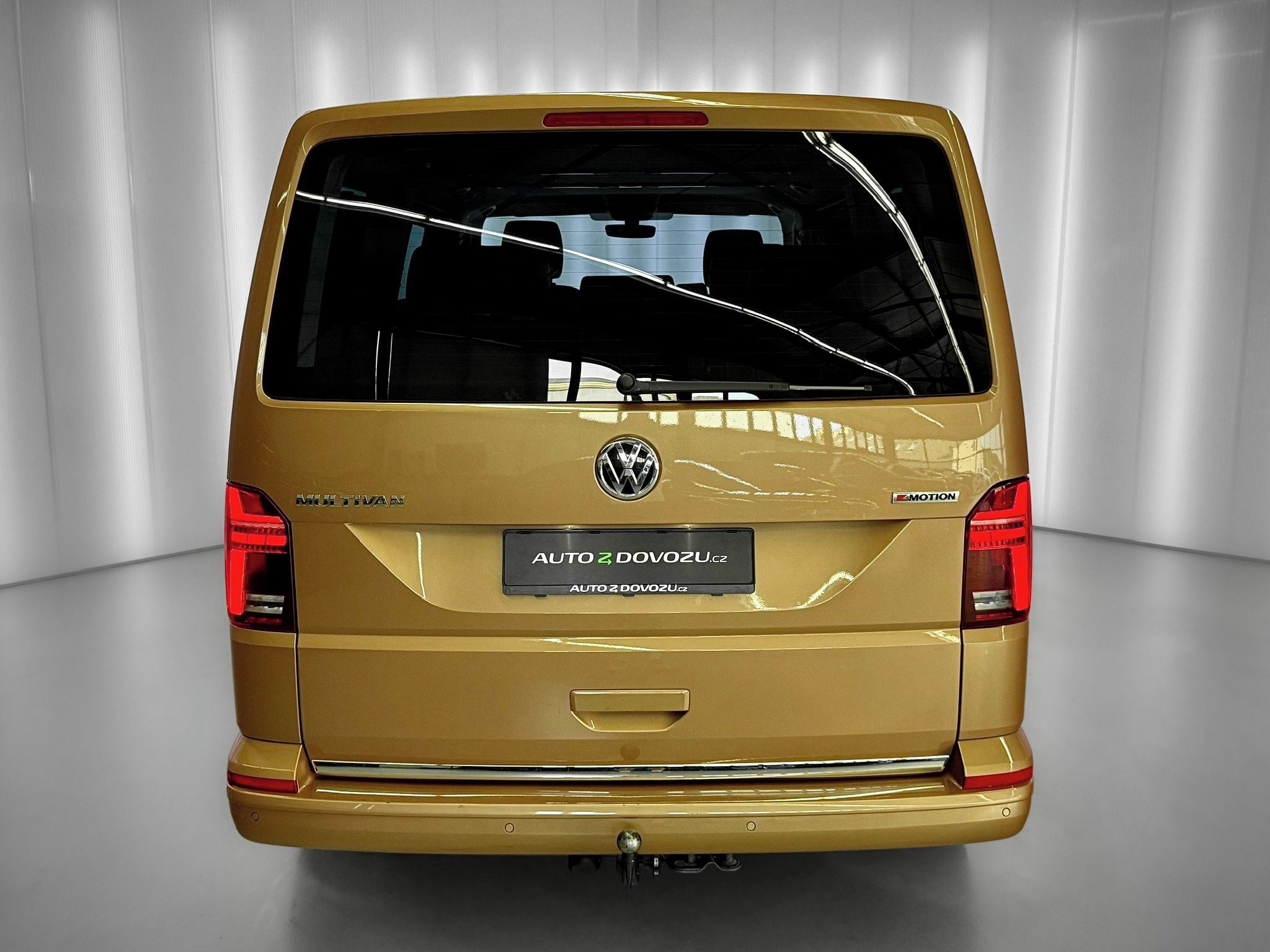 Volkswagen Multivan, 2.0TDI 146KW DSG 4M HIGHLINE - fotka 6