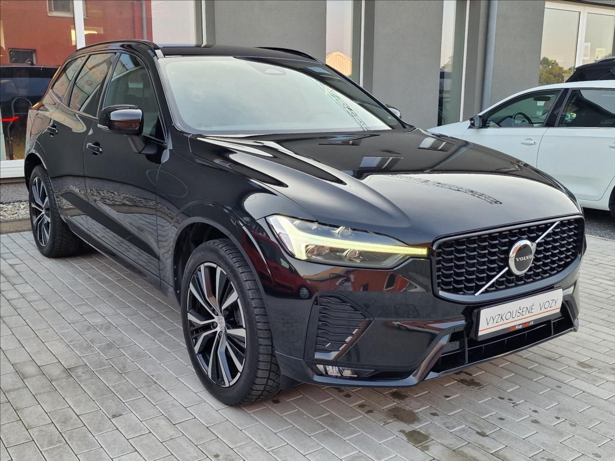 Volvo XC60, B5 184kW Plus Dark Auto,1.Maj - fotka 3