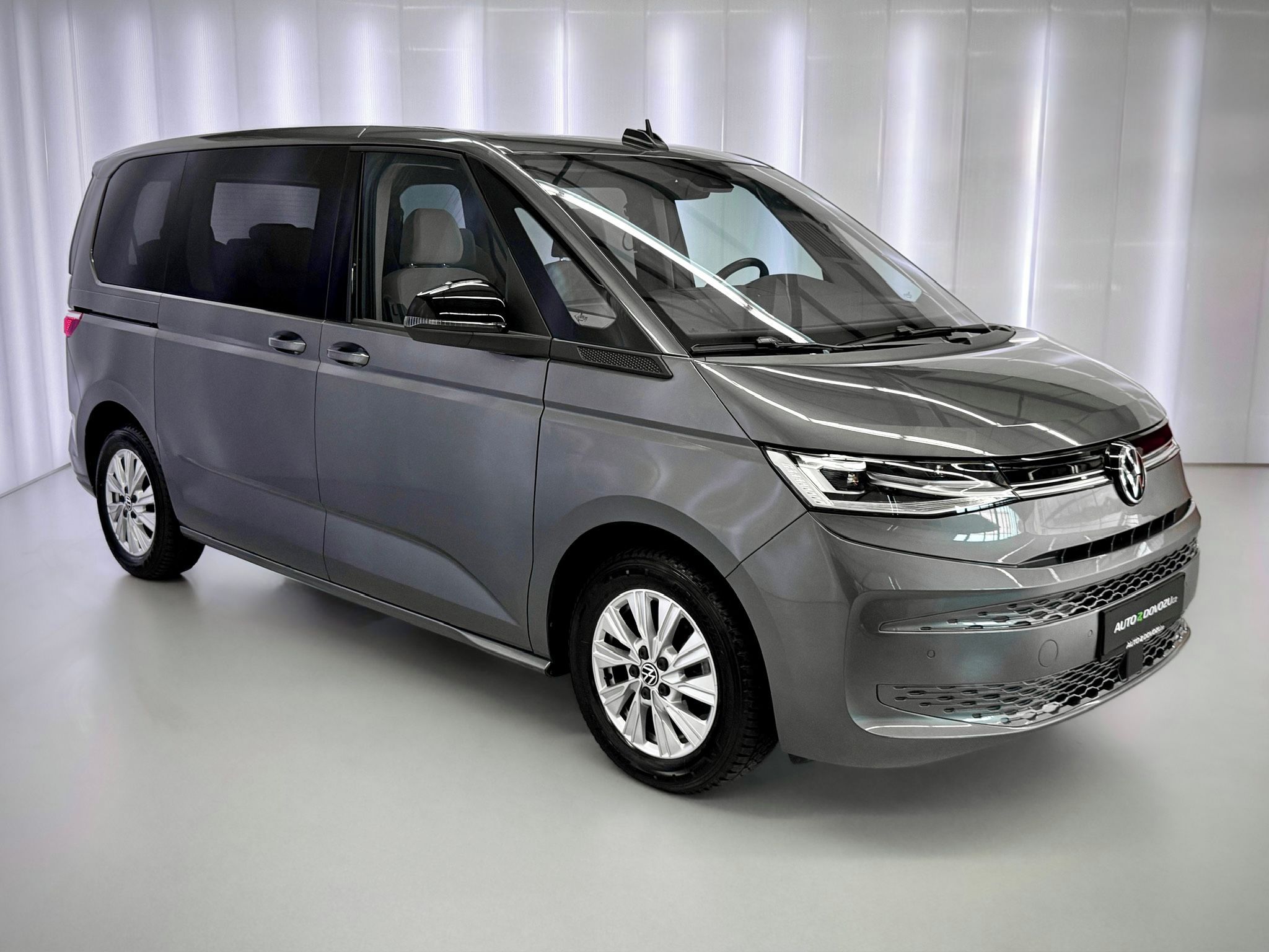 Volkswagen Multivan, 2.0TDI DSG LIFE, PANO, IQ.LED - fotka 4