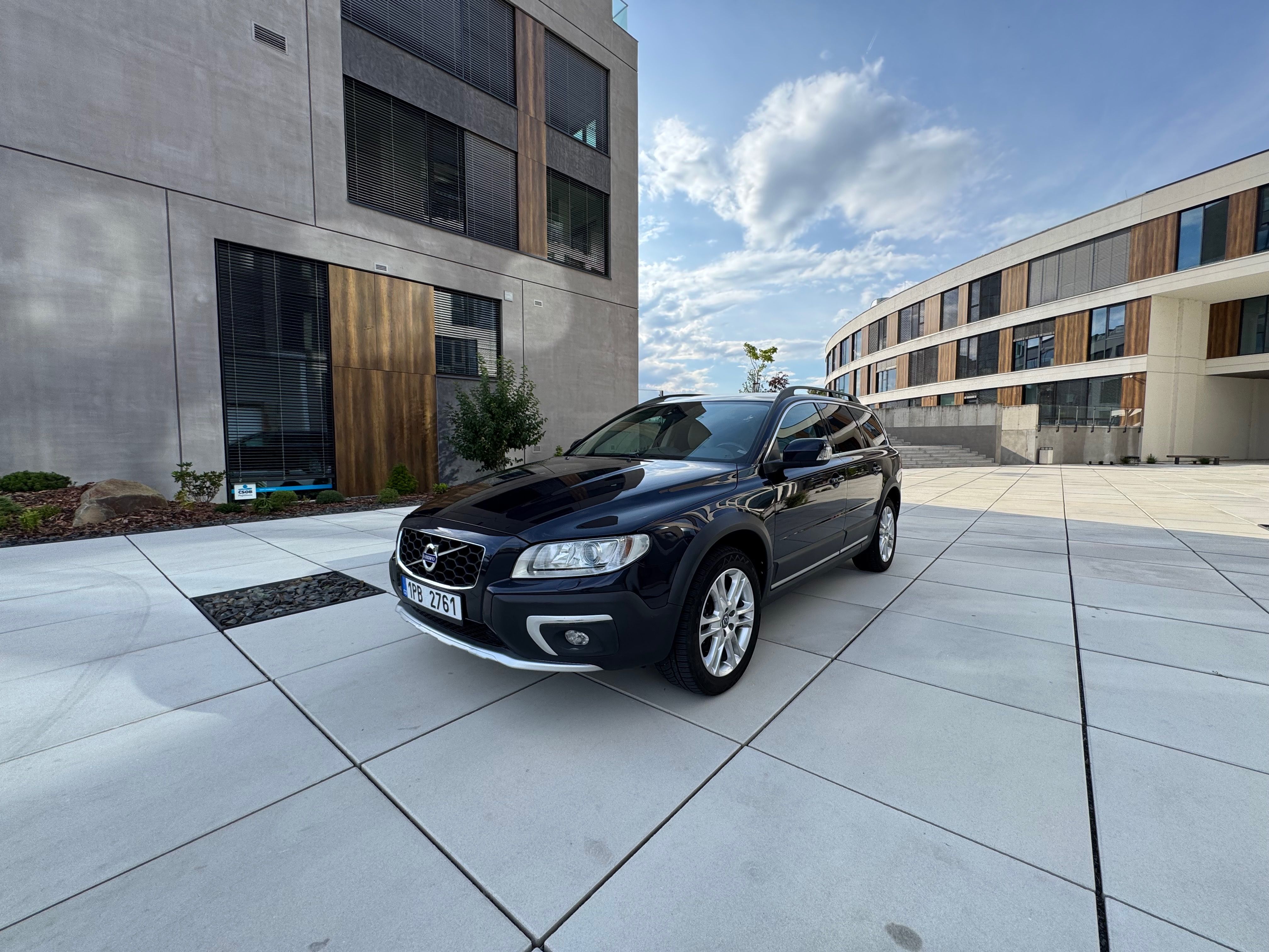 Volvo XC70, D5 162kW SUMMUM AUT AWD - fotka 5