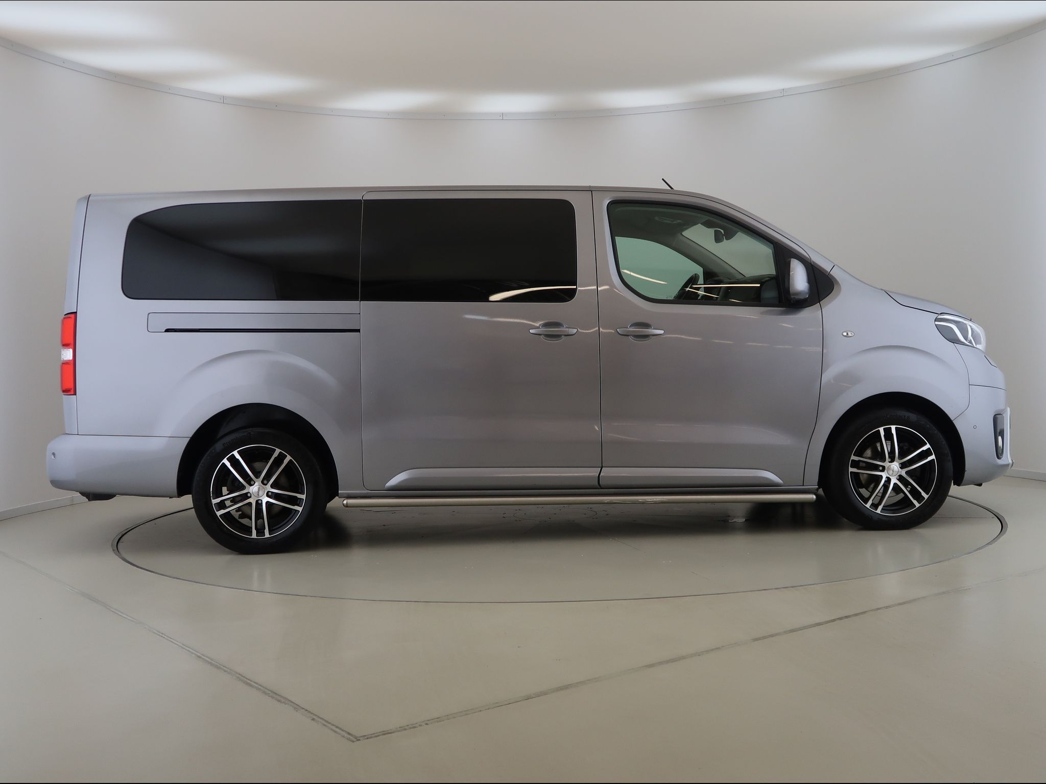 Toyota Proace Verso, 2.0D-4D,L2,7S,VIP,Skyview,Weba - fotka 4