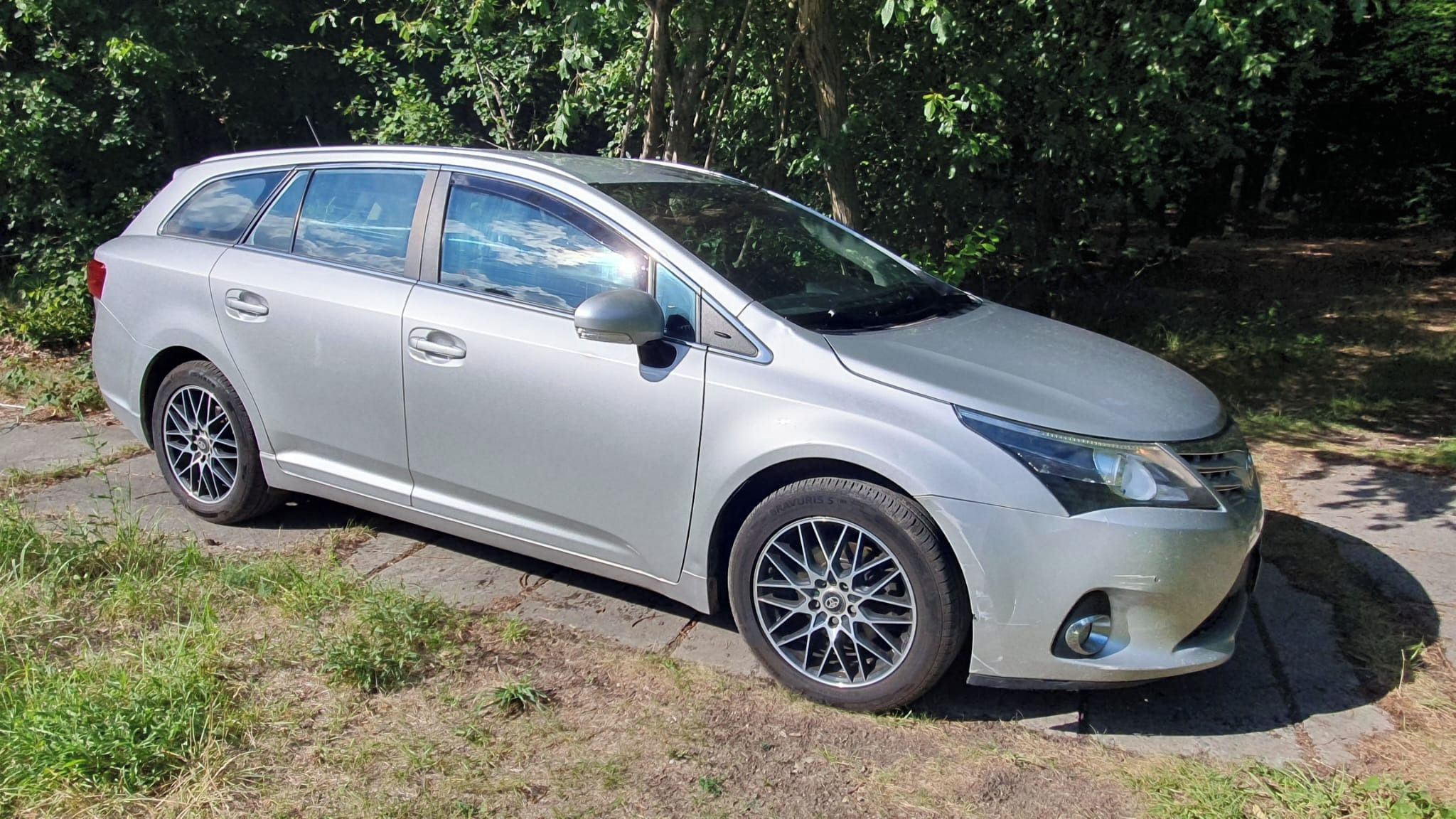 Toyota Avensis, 2 TDI - Servisováno - fotka 4