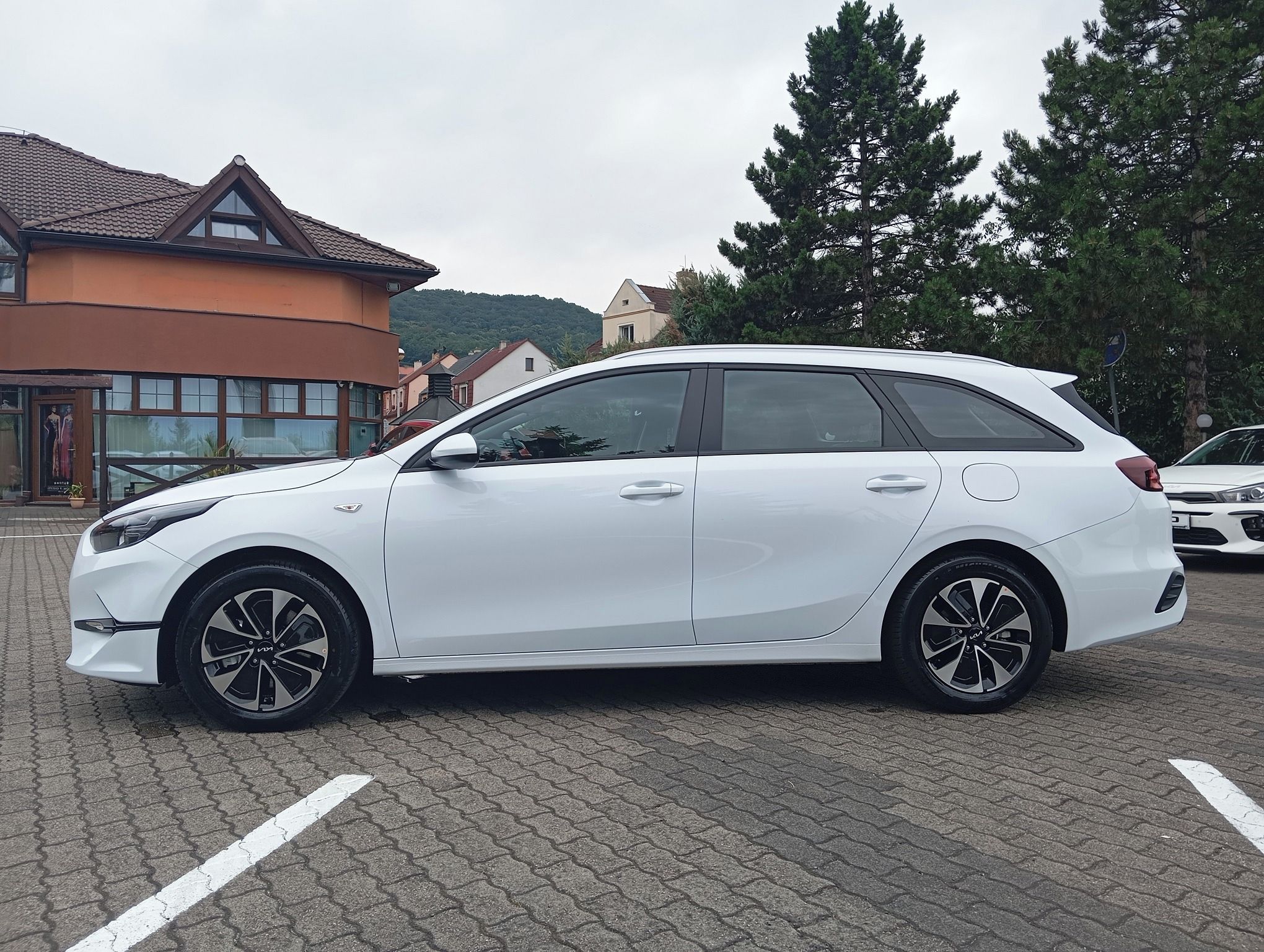 Kia Cee´d SW, 1.5 T-GDi 7DCT SPIN 2025 - fotka 5