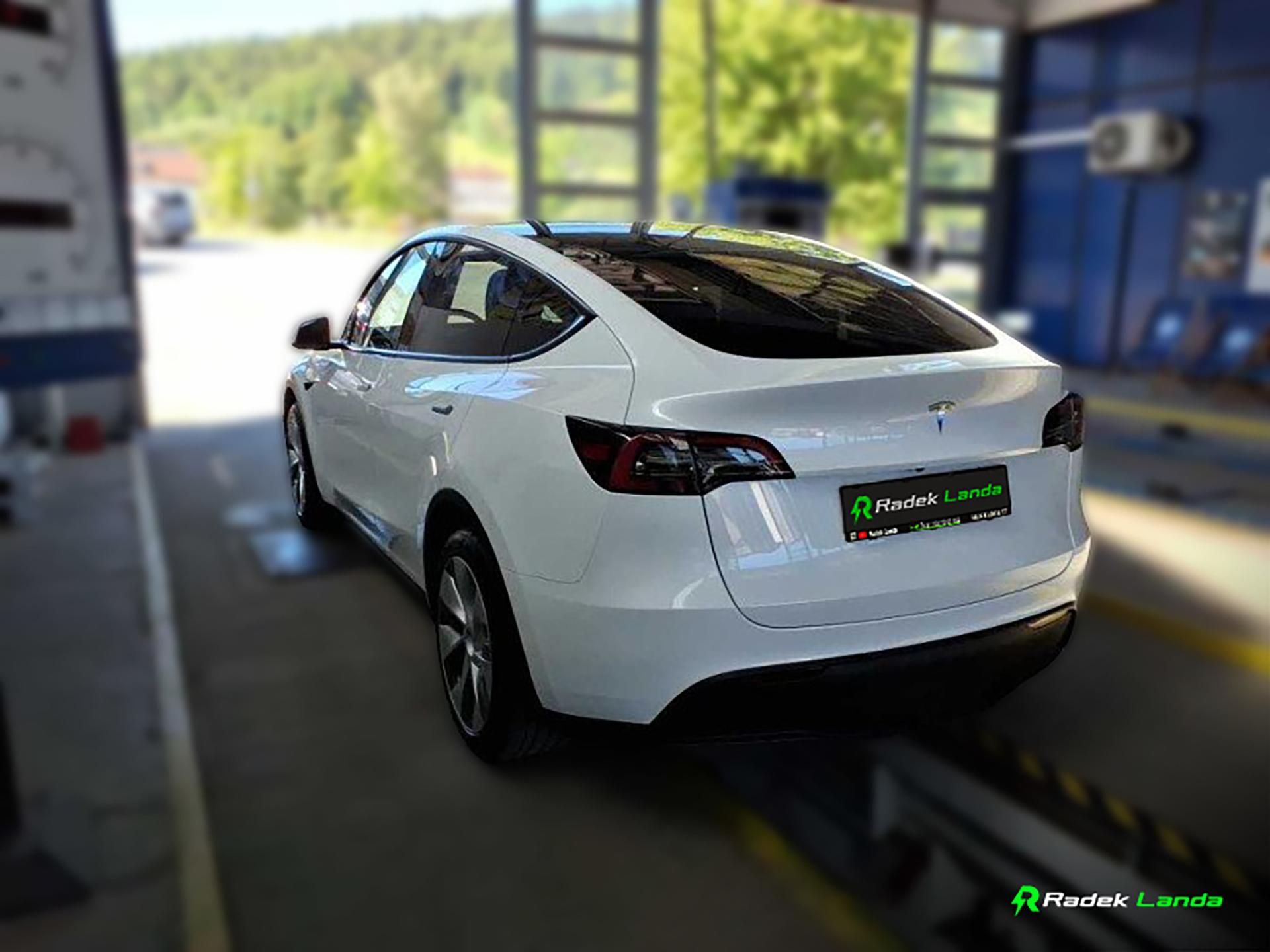 Tesla Model Y, RWD | LFP - fotka 2