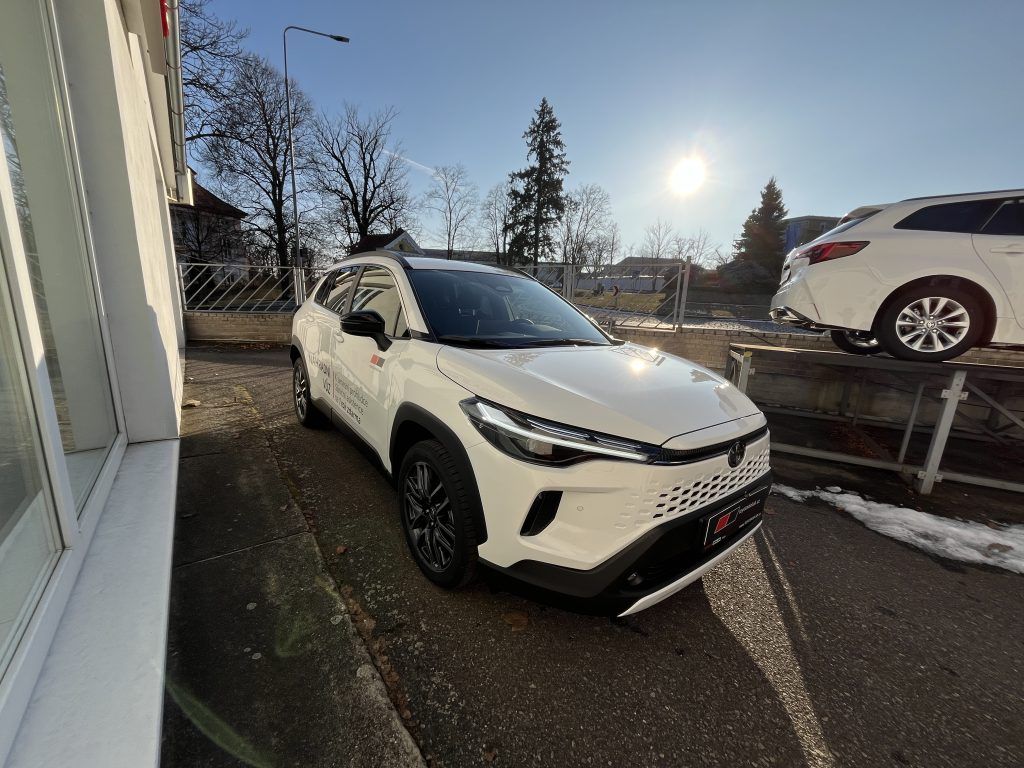Toyota Corolla Cross, 1.8L HEV Style - fotka 4