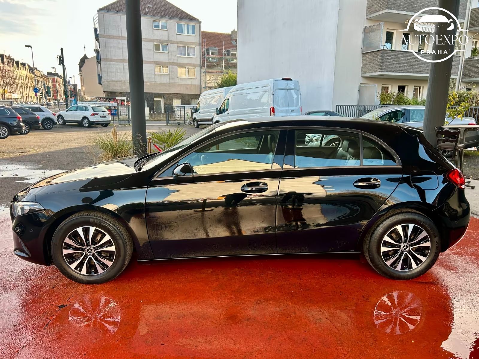 Mercedes-Benz Třídy A, 200d Progressive - fotka 3