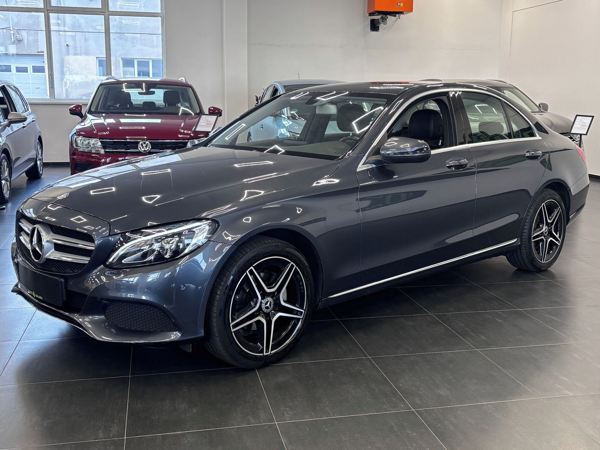 Mercedes-Benz Třídy C, 85kW, LED, Navigace - fotka 3