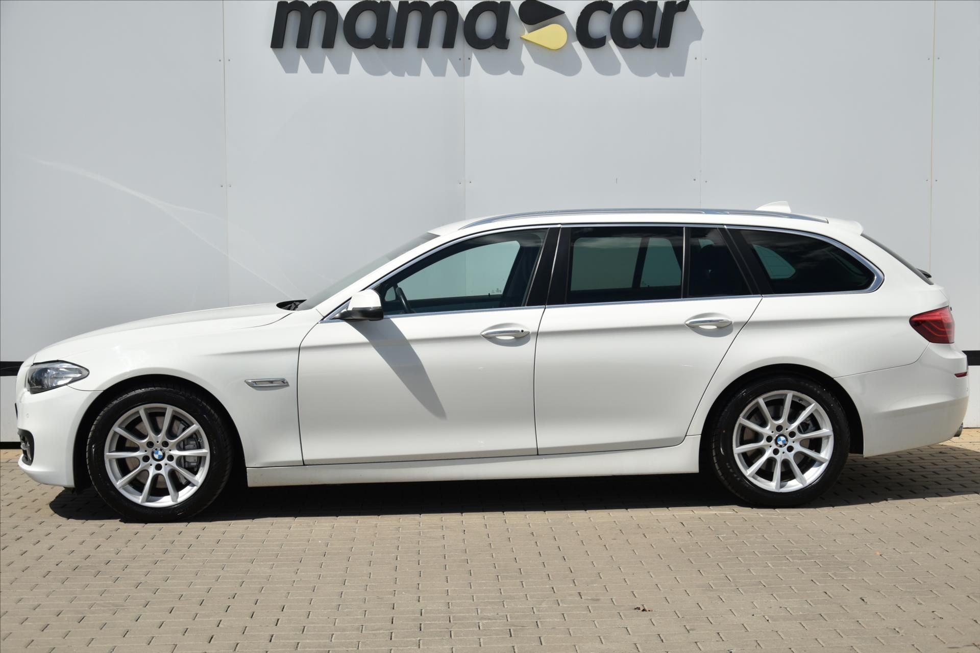 BMW Řada 5, 525D XDRIVE 160 kW SERV.KN. ČR - fotka 4