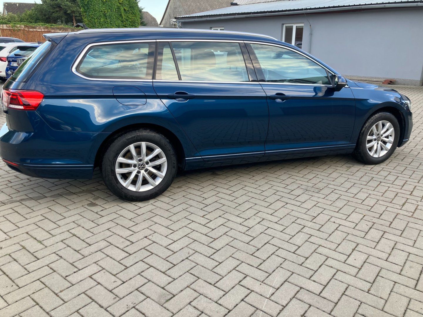 Volkswagen Passat Variant, 2.0TDI 110kW DSG NEHAVAROVANÉ - fotka 4