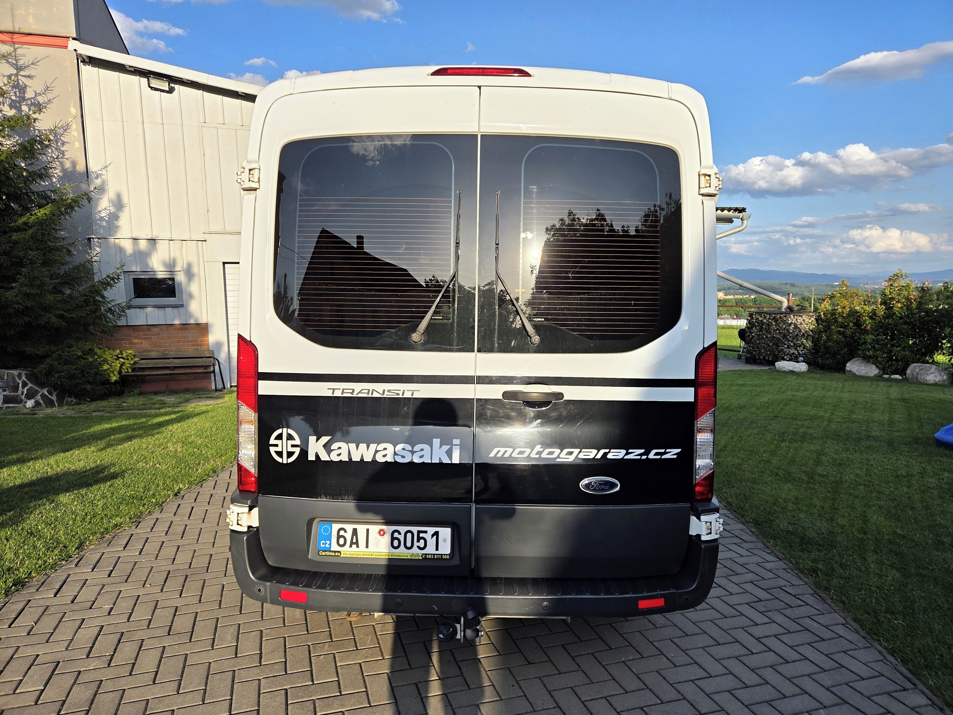 Ford Transit, 9 míst k sezení - fotka 6