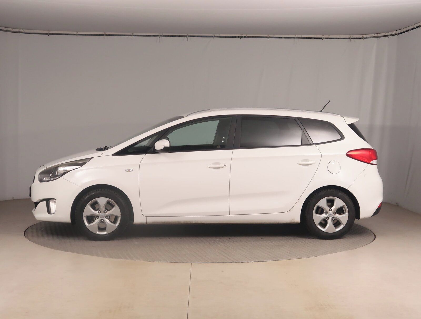 Kia Carens, 1.6 GDI, Serv.kniha - fotka 3