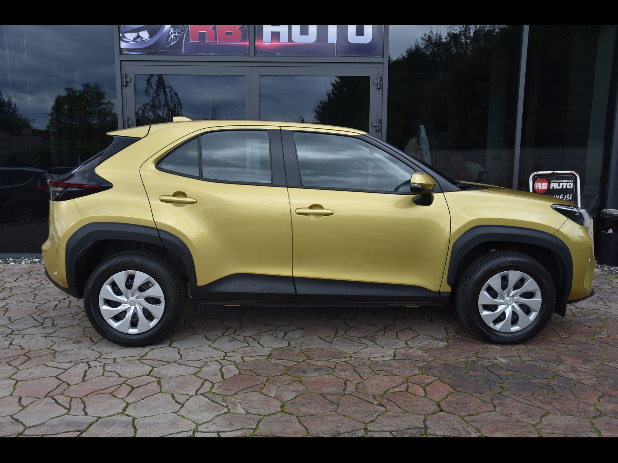 Toyota Yaris Cross, 1.5 92 kw 1.majitel - fotka 6