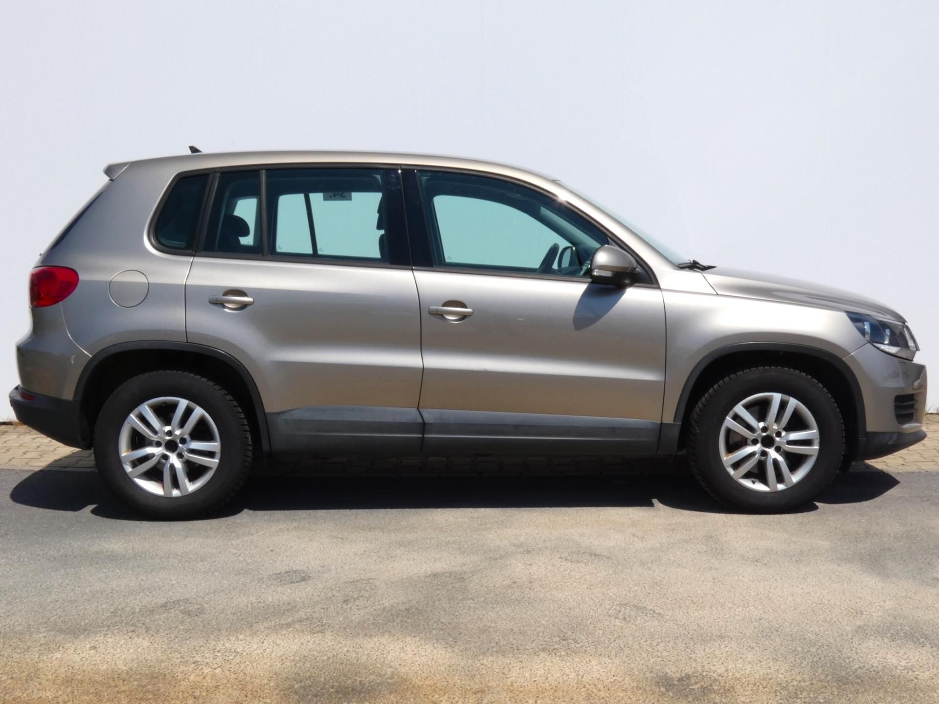 Volkswagen Tiguan, 2,0 TDI BMT 103KW - fotka 3