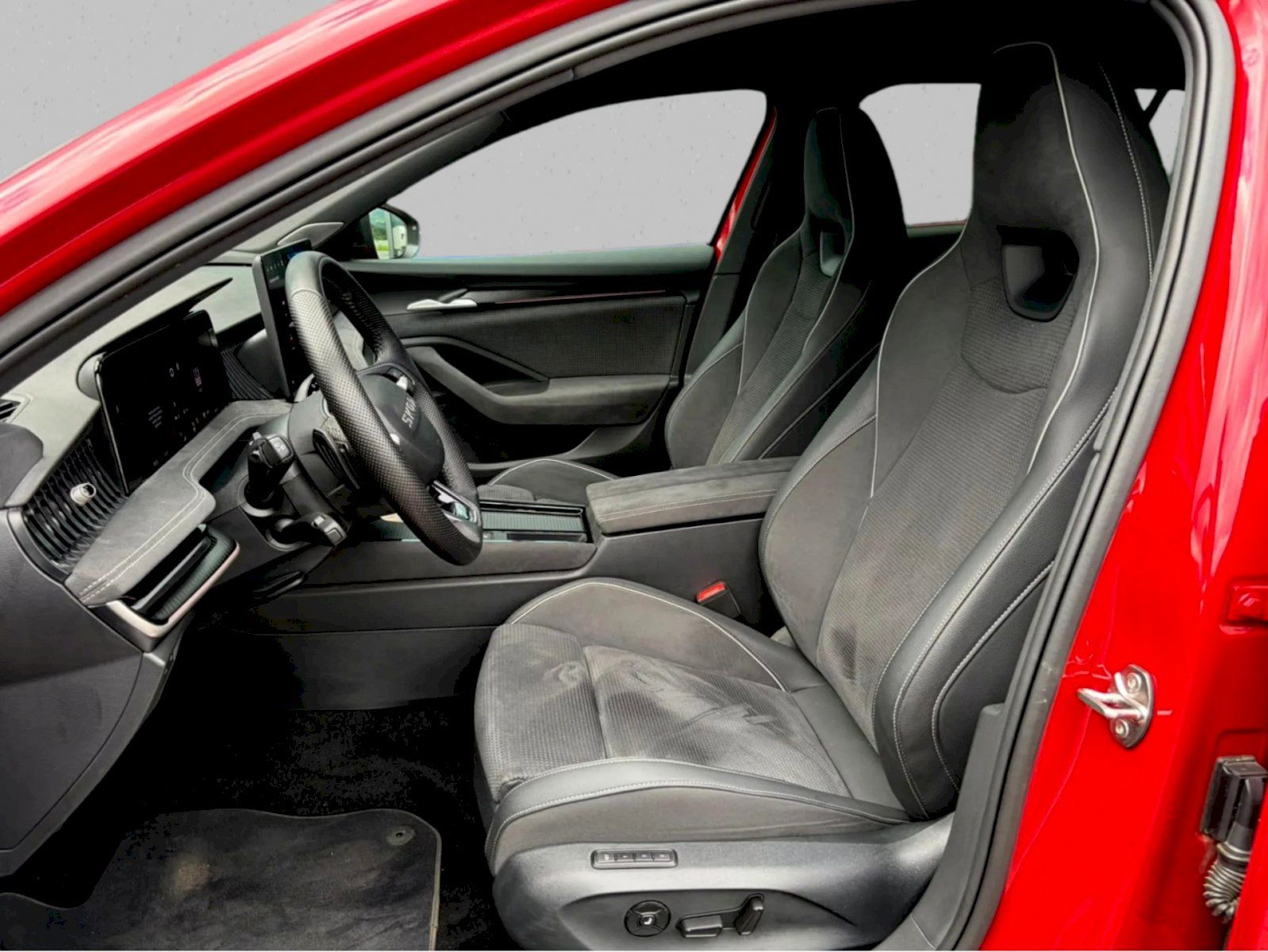 Škoda Superb, Combi TSI iV 150kW DSG SportLi - fotka 6