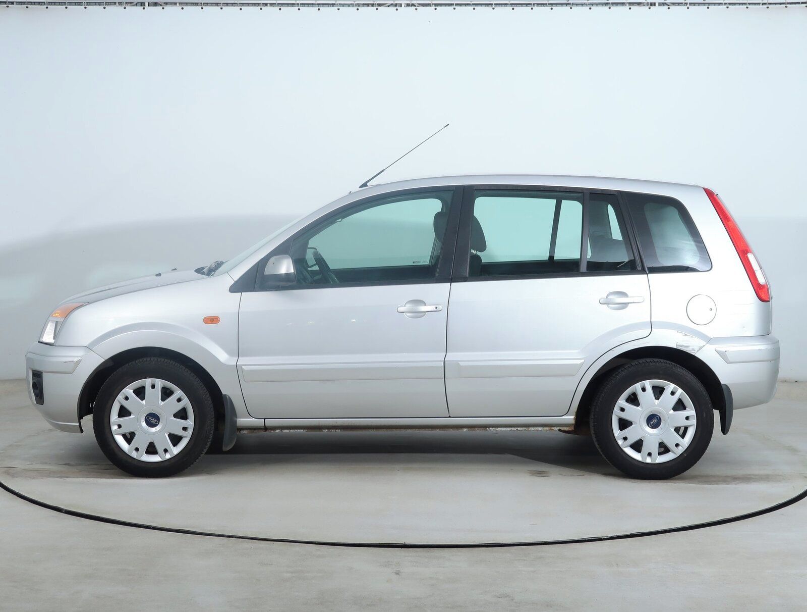 Ford Fusion, 1.4, ČR,1.maj - fotka 3