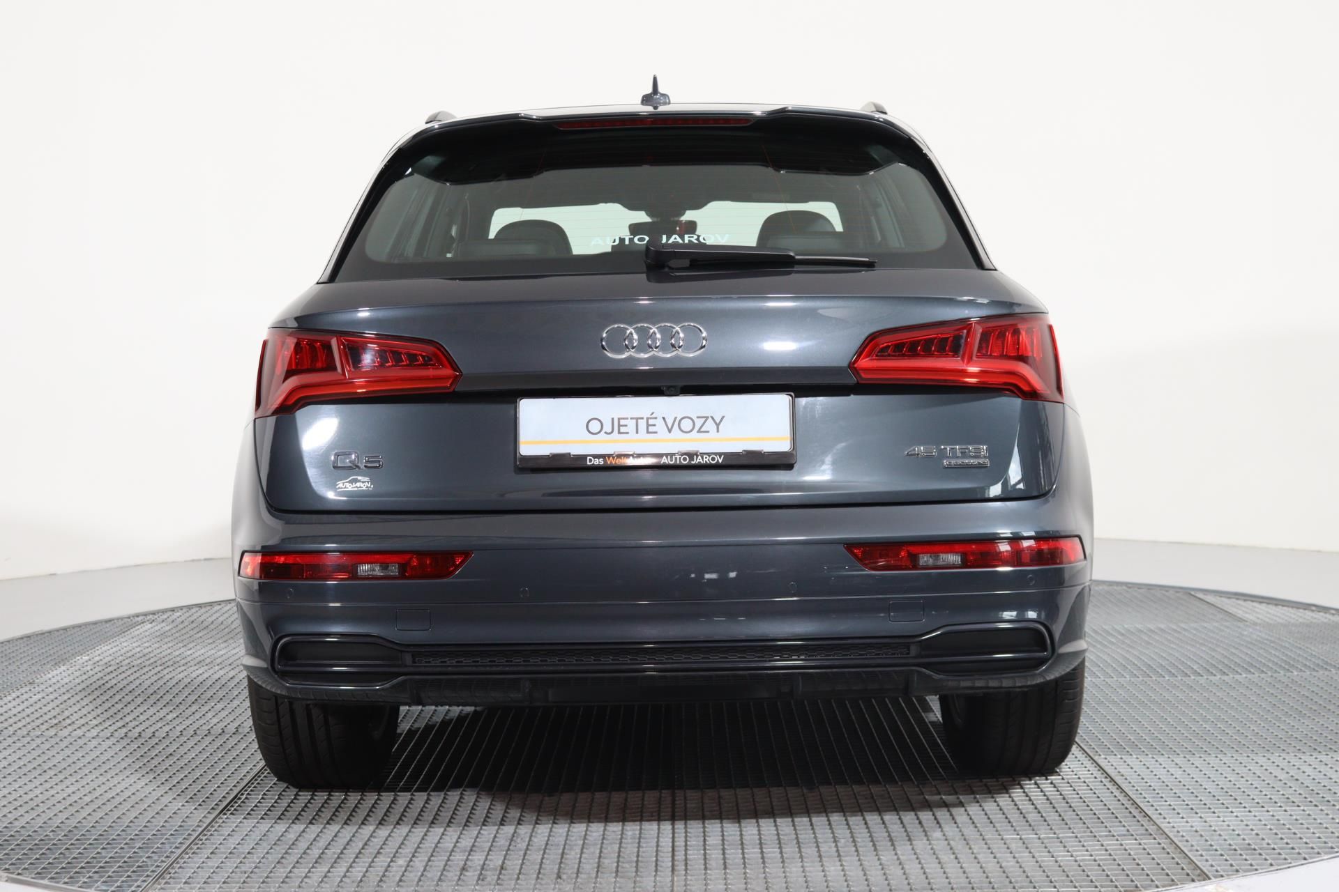 Audi Q5, Sport 45 TFSI quattro Stronic - fotka 6
