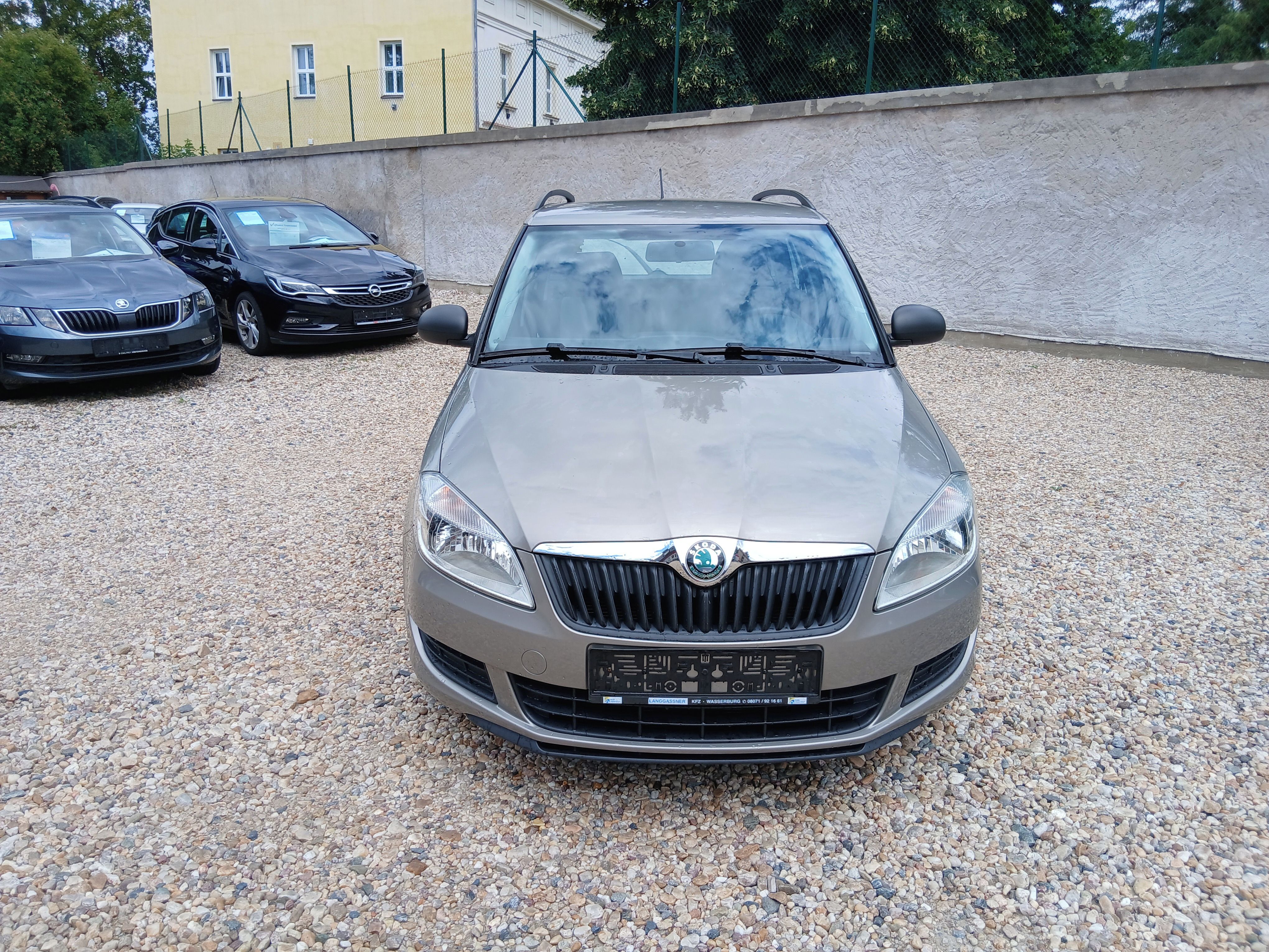 Škoda Fabia, 1.2TSi 63KW Klima S.Kniha+Kola - fotka 2