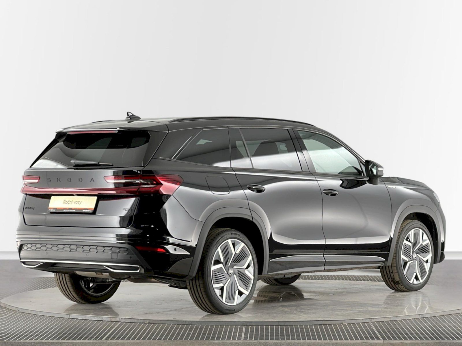 Škoda Kodiaq, DSG 2.0TDI 142kW 4x4 SportLine - fotka 2