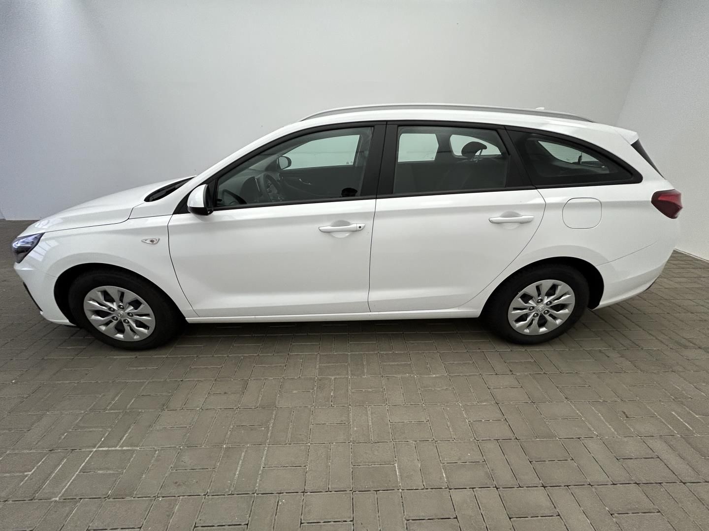 Hyundai i30, 1.0TGDI 88kW  Start Plus - fotka 3