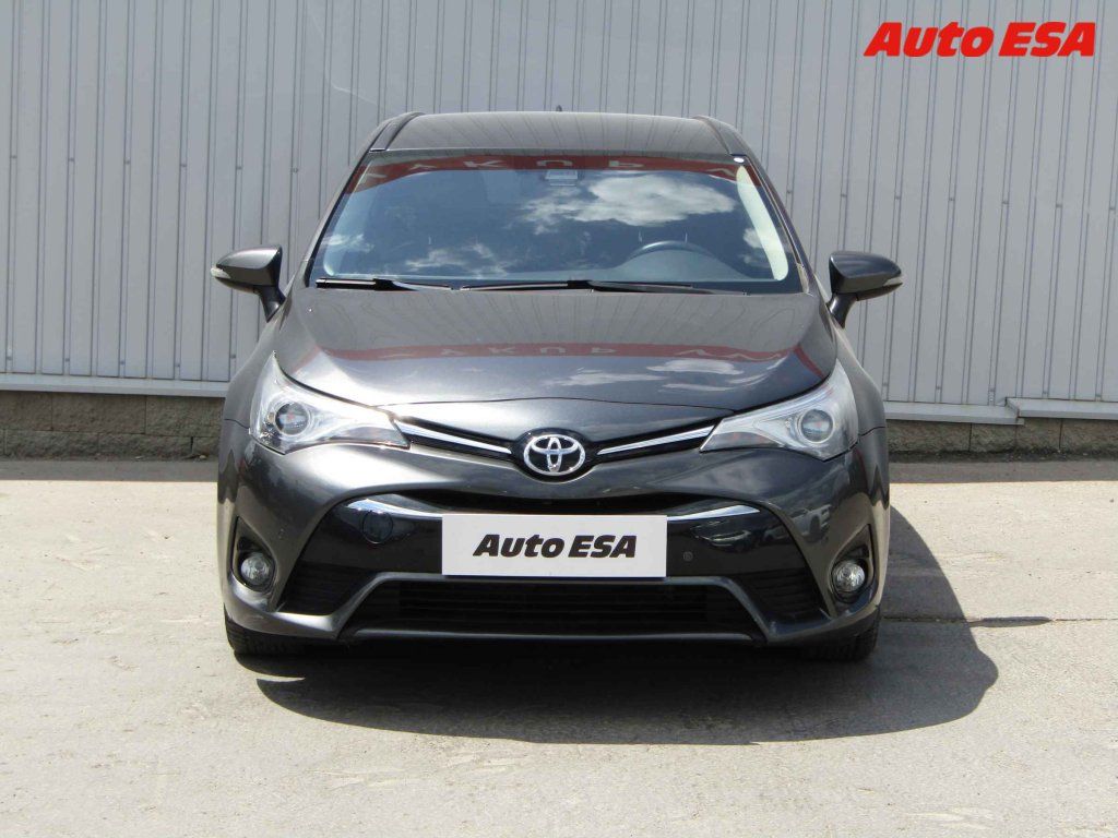 Toyota Avensis, 2.0 D - fotka 2