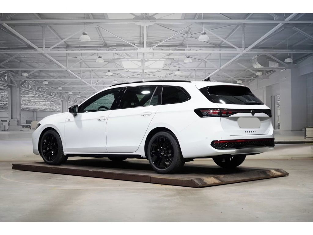 Volkswagen Passat Variant, 2.0 TDI DSG R-Line*Kamera* - fotka 4