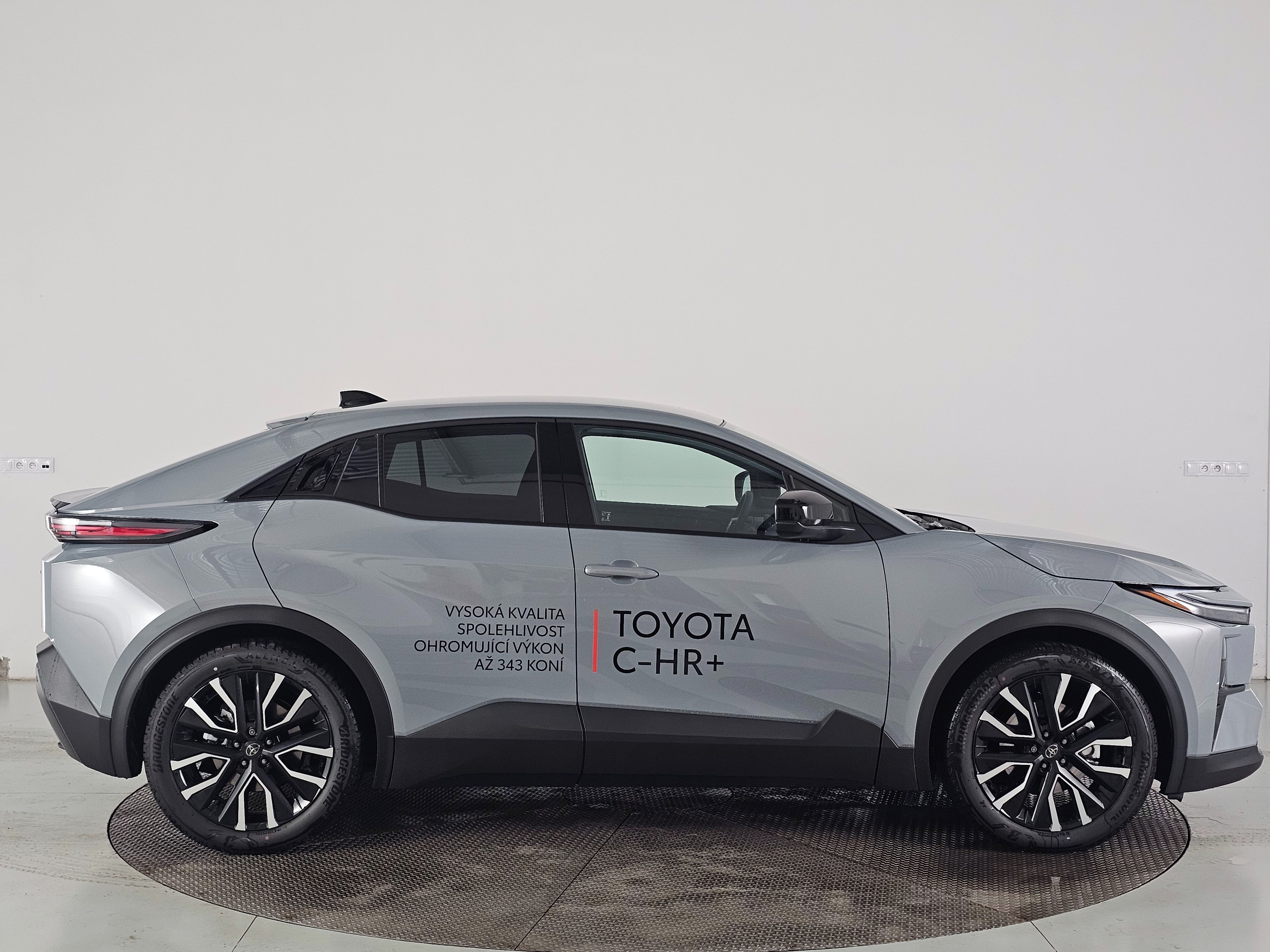 Toyota C-HR, + Style Dynamic 224k 77 kWh - fotka 3