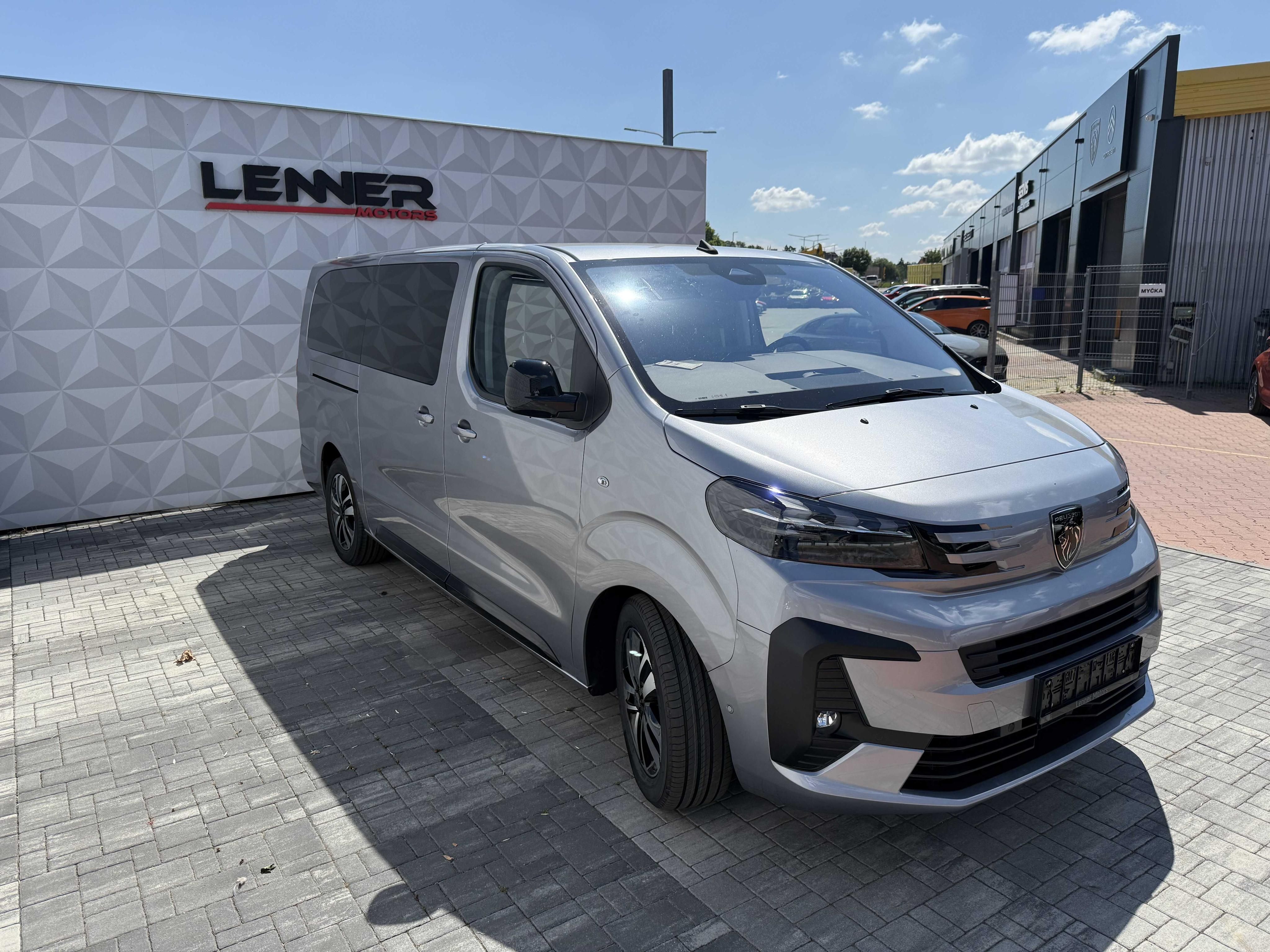 Peugeot Traveller, Allure long 2.2 BlueHDi 180 AT - fotka 2