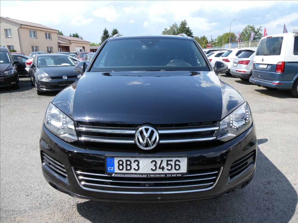 Volkswagen Touareg, 3,0 TDi V6 180kW, webasto, DPH - fotka 2