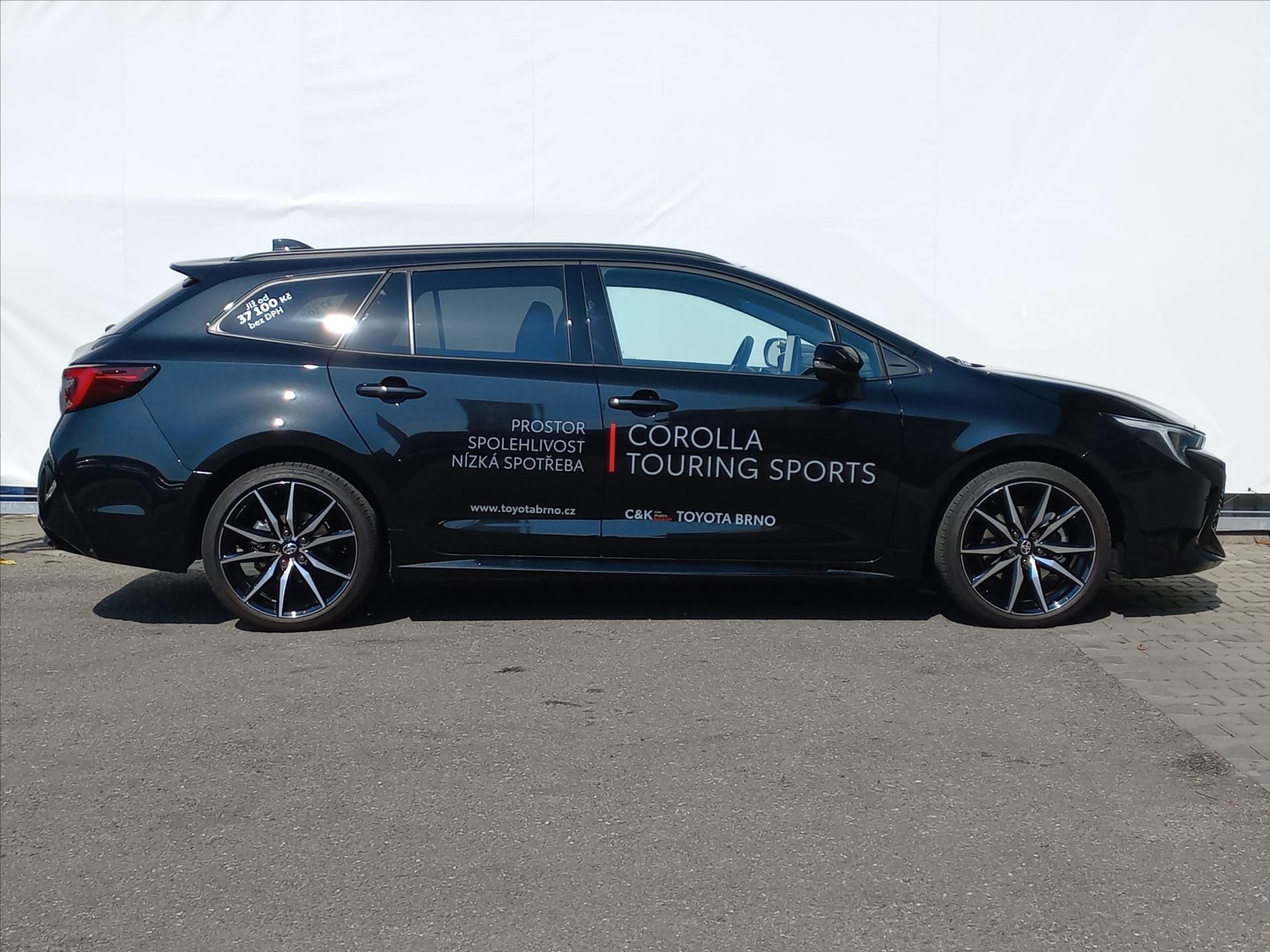 Toyota Corolla, 2,0 Hybrid e-CVT 178k  TS GR S - fotka 2