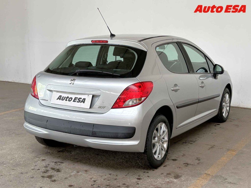 Peugeot 207, 1.4,ČR - fotka 4
