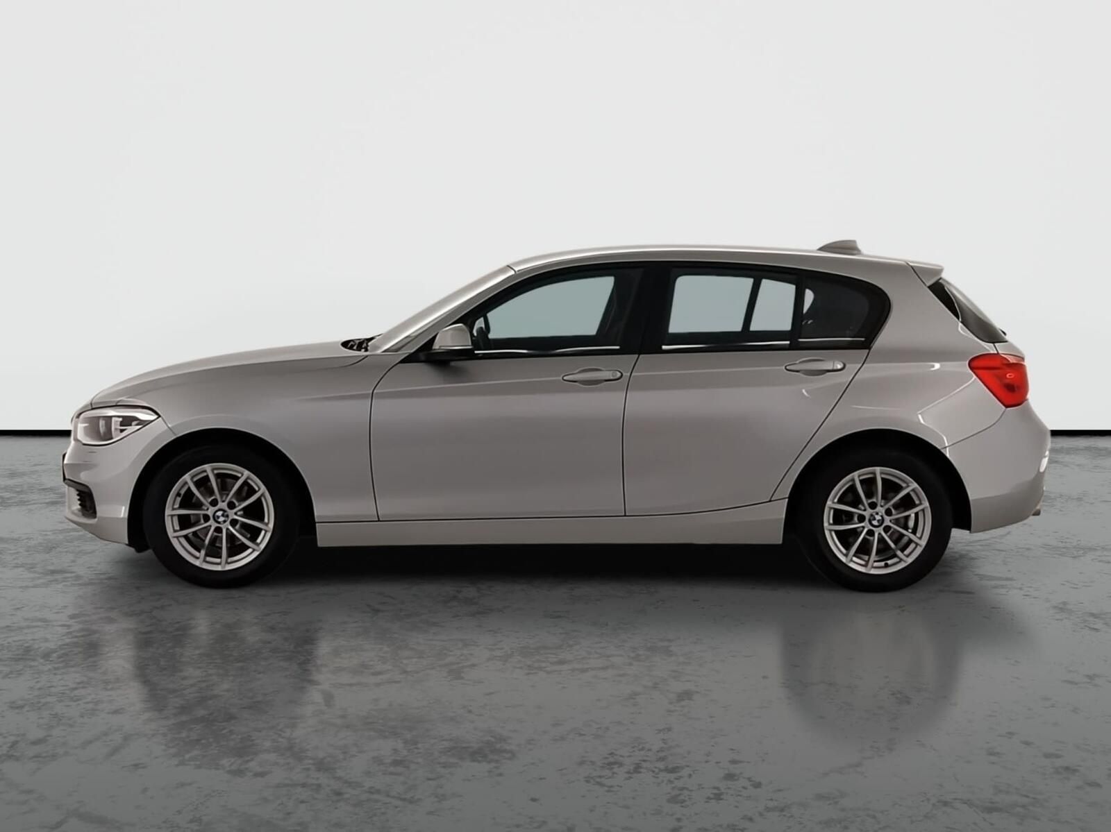 BMW Řada 1, 118d, Serv.kniha - fotka 3