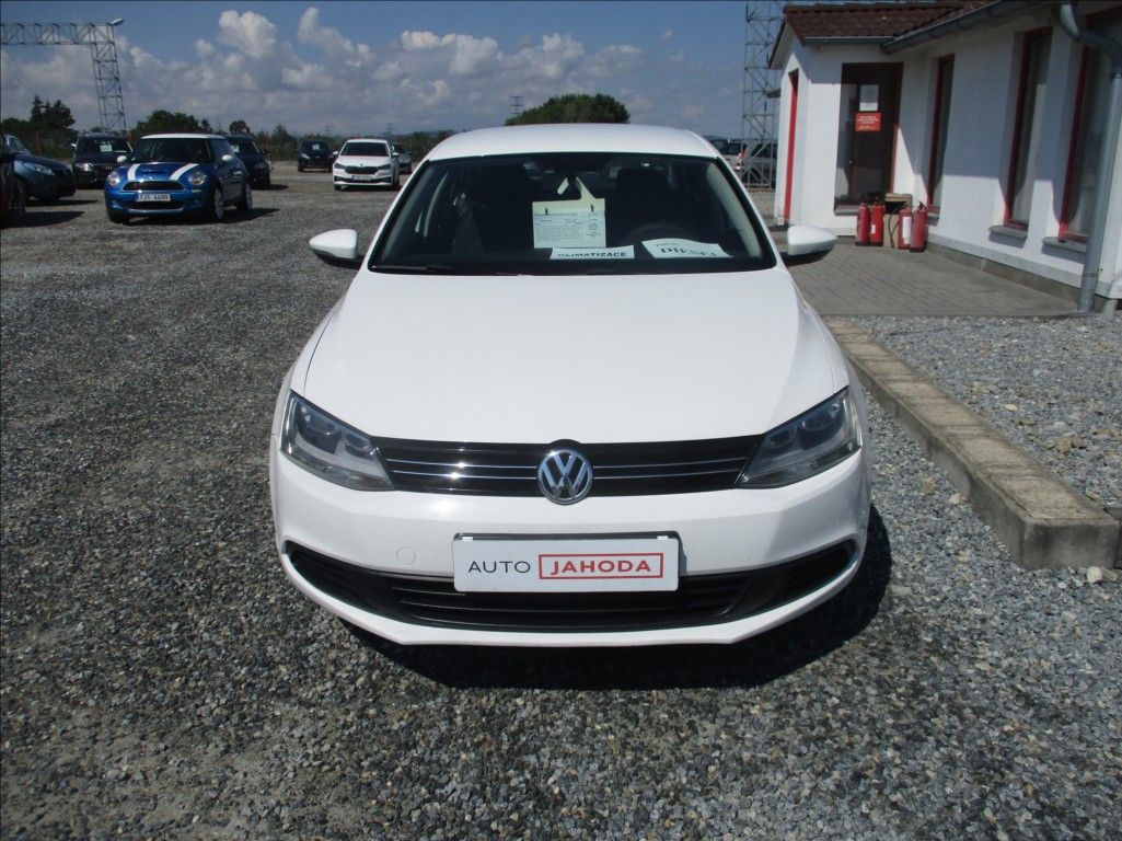 Volkswagen Jetta, 1,6 TDI,klima,servis,1.maj,CZ, - fotka 2