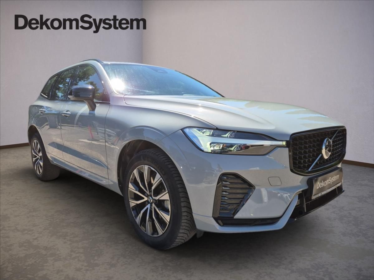 Volvo XC60, 2,0 B4 AWD Plus Dark - fotka 2